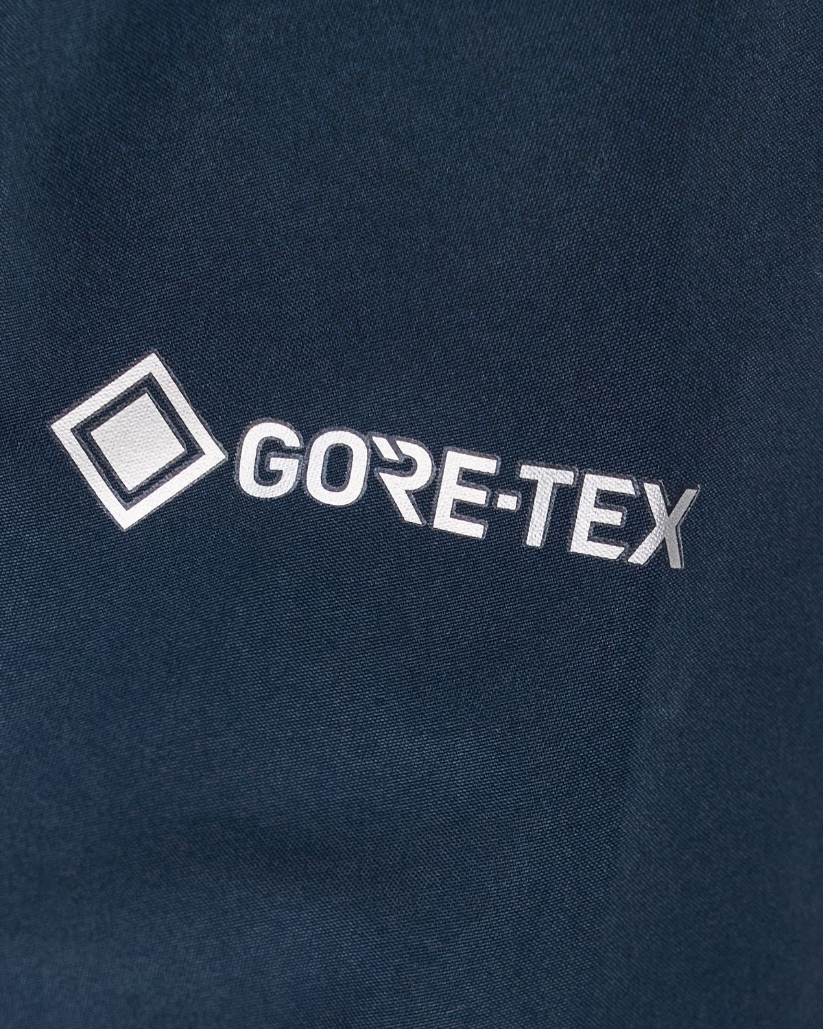  GORE-TEX Paclite waterproof protection 
