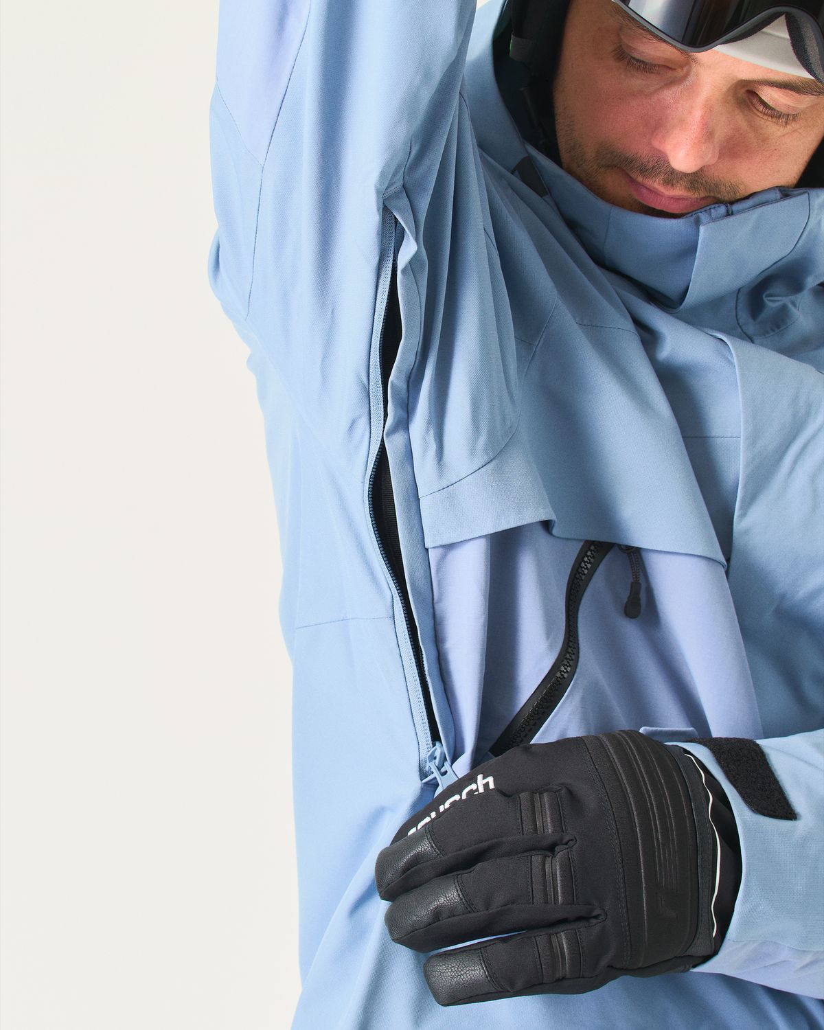 Underarm venting zips