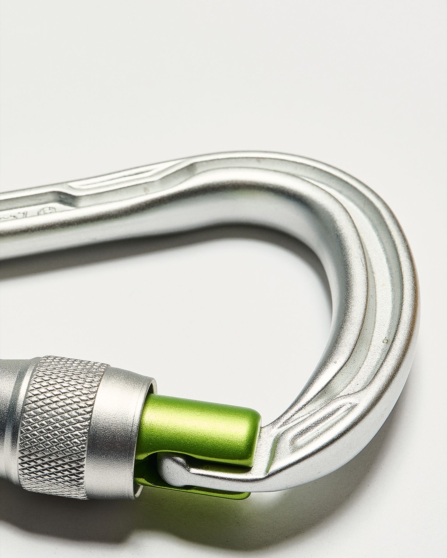 Which carabiner is best for belaying? Image