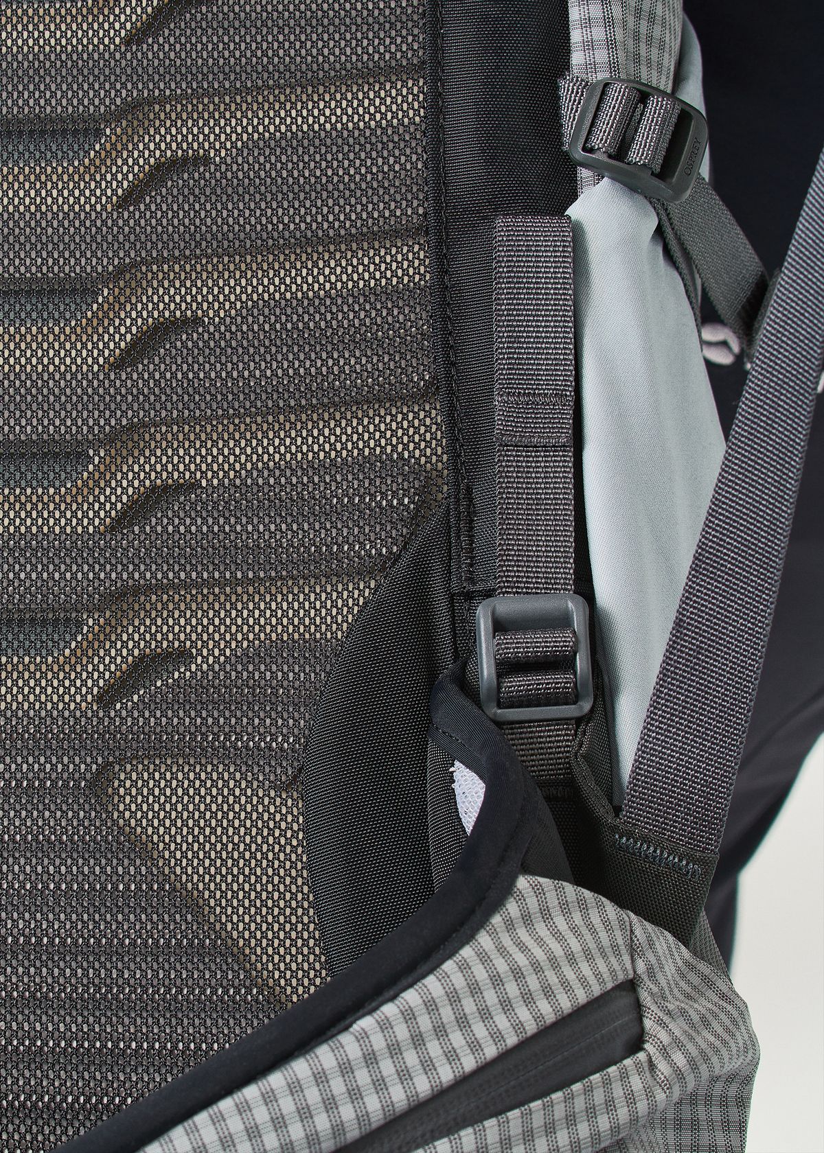 Adjustable torso length