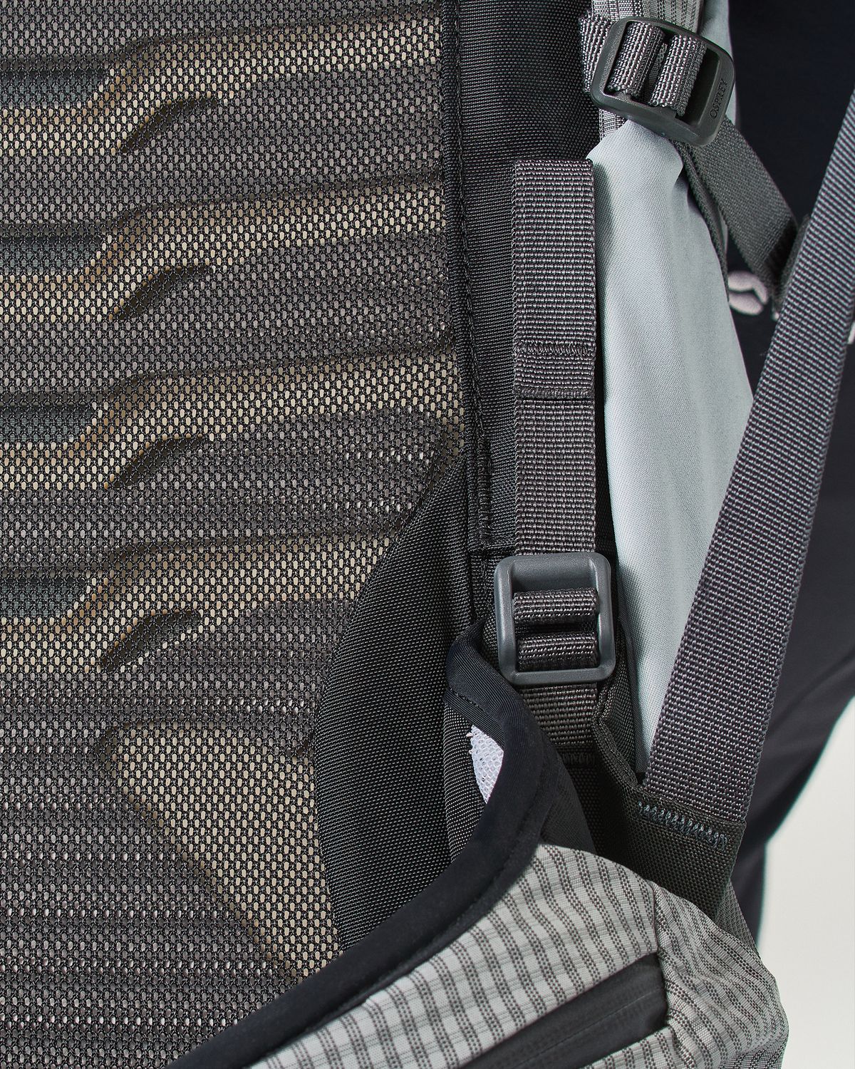 Adjustable torso length