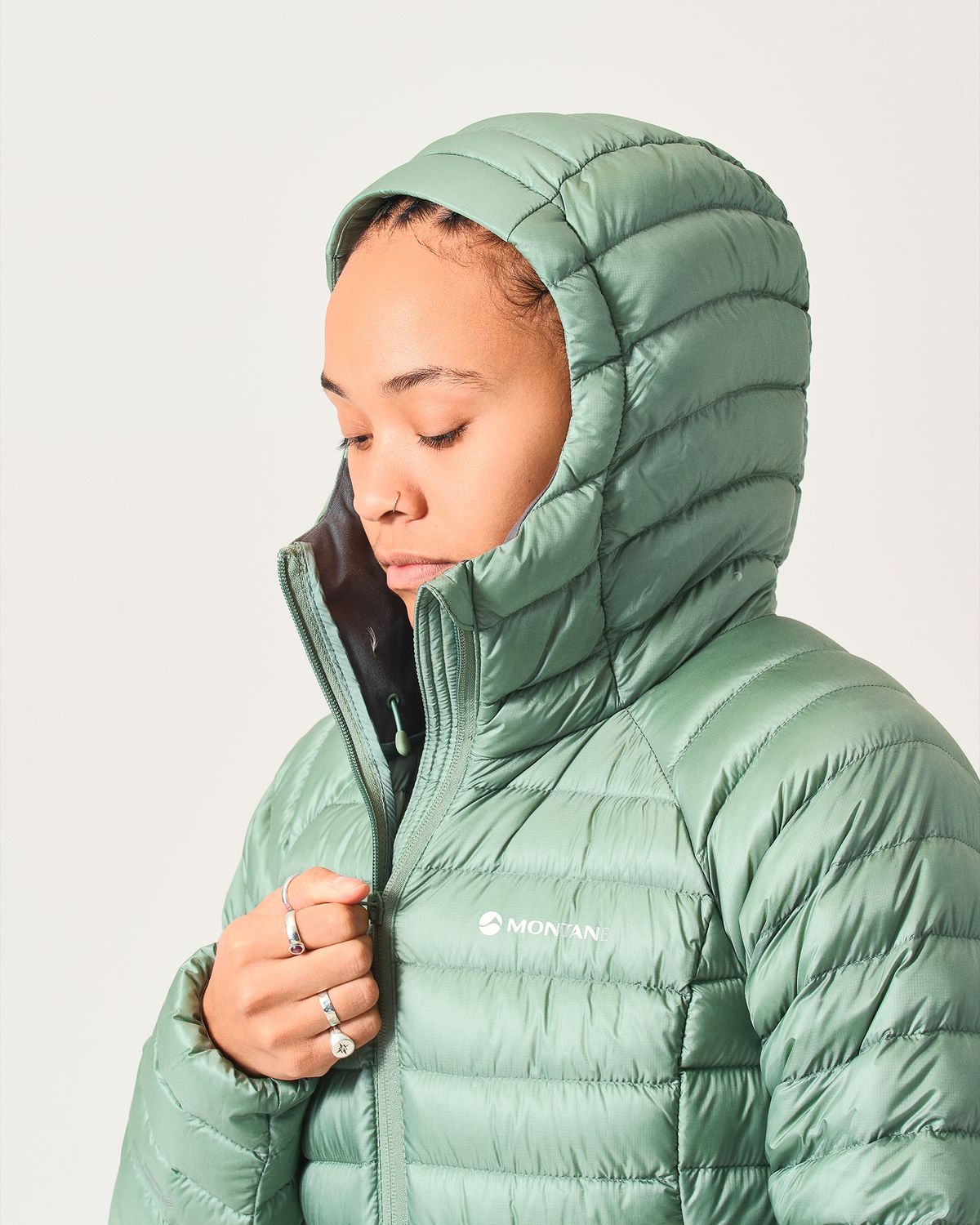  Adjustable insulated hood 