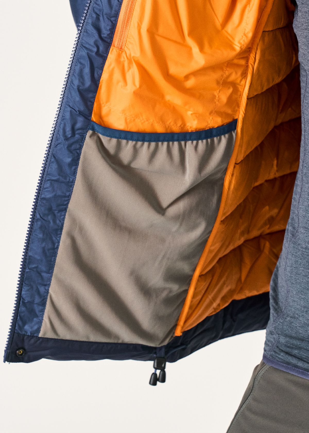  Internal drop pockets 