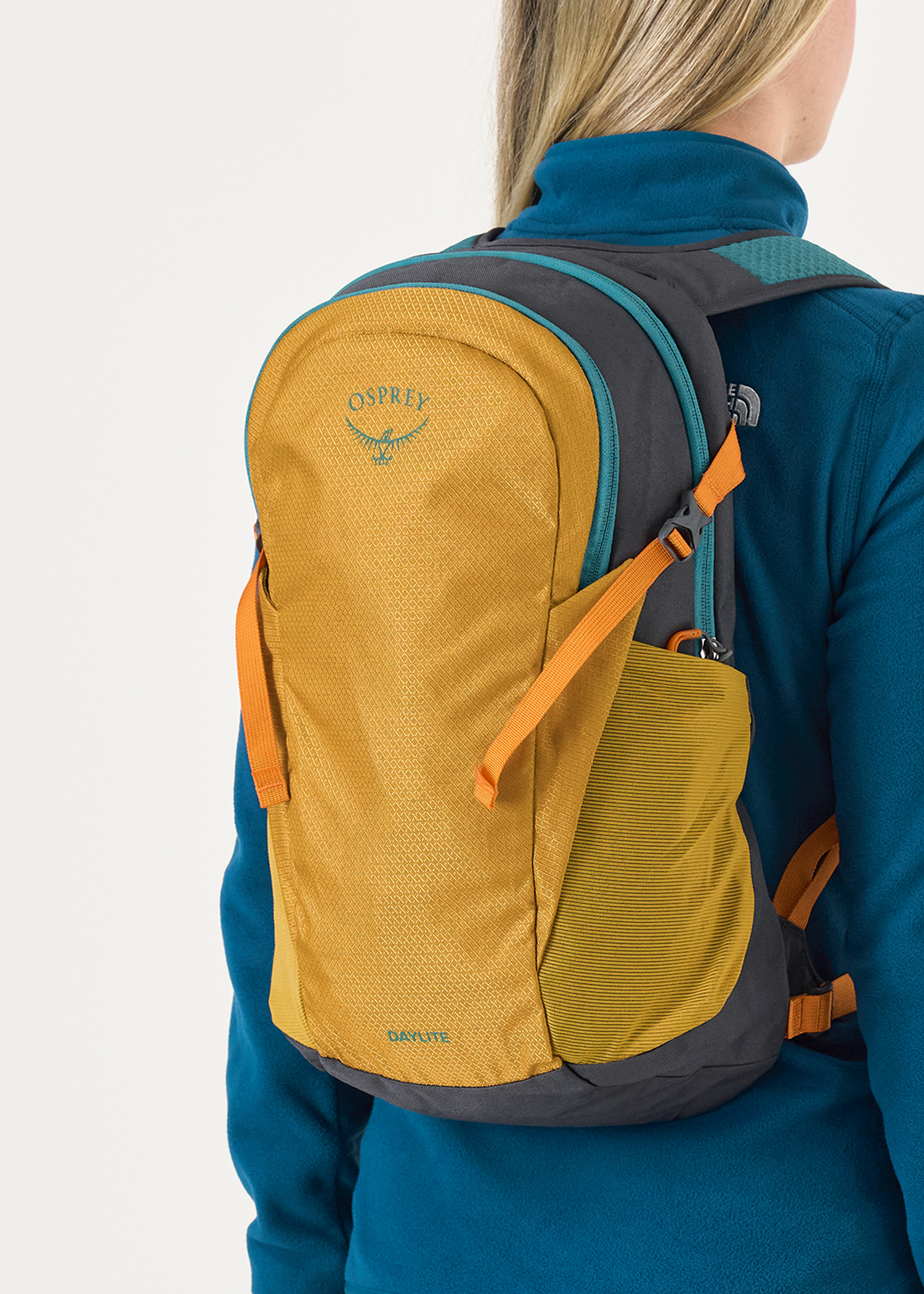 osprey glade 5 hydration pack Reach for the slim-profile Glade 5 hydration pack when the flakes fall and  adventure calls. Whether you're lapping lifts, working up a sweat on  cross-country trails or snowshoeing with friends, an integrated