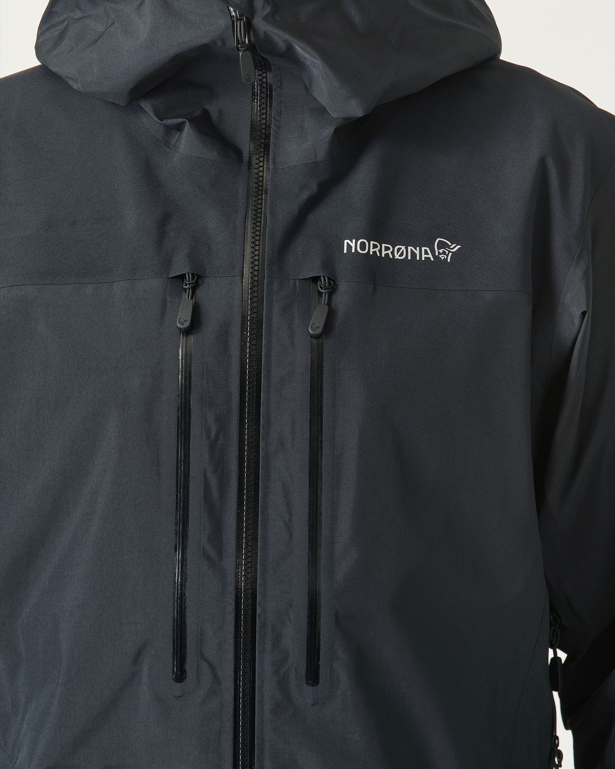 Harness compatible chest pockets