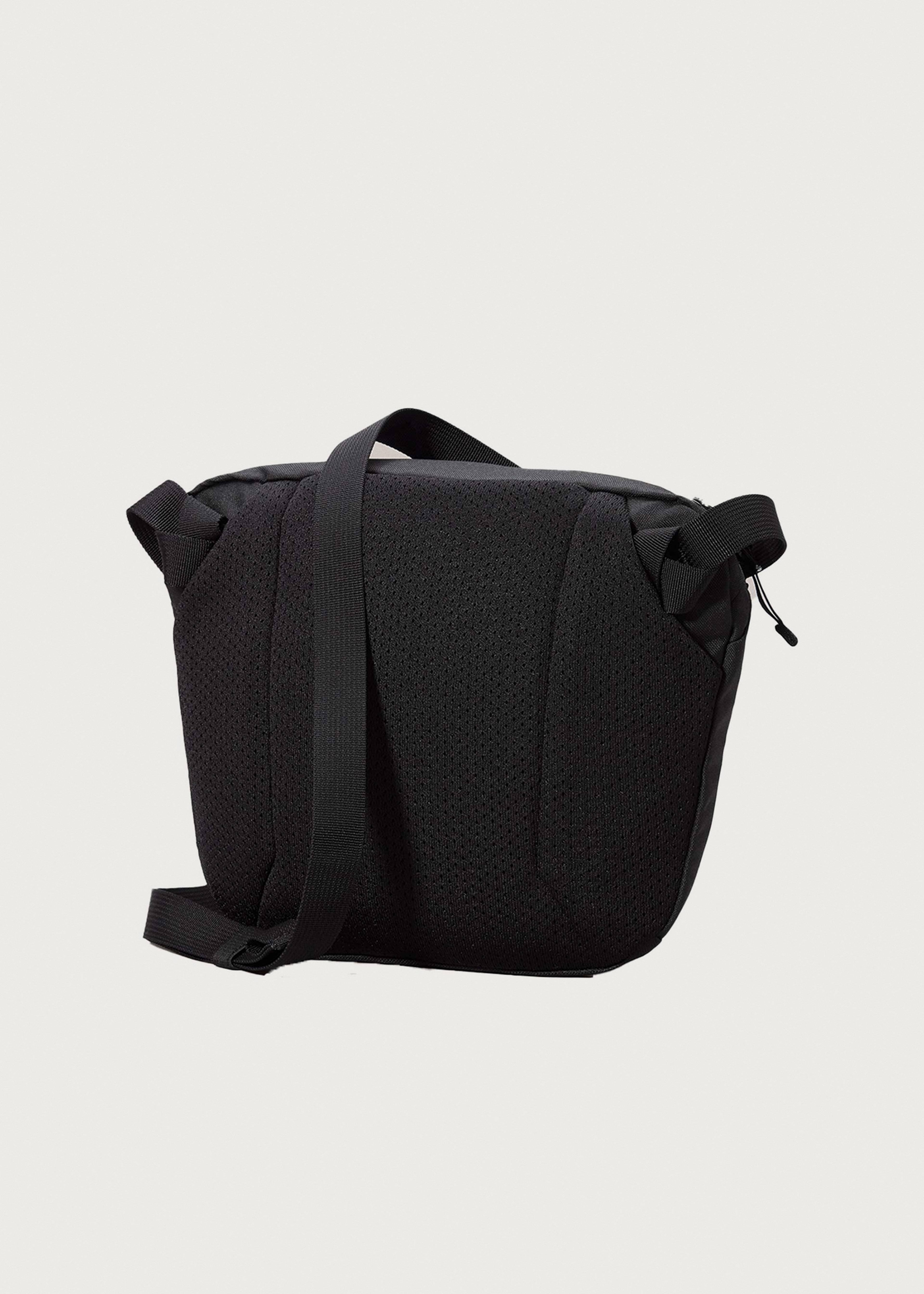 バッグ ARC'TERYX Mantis 2 Waist Pack Black II Arc'teryx Mantis 2 - Hip Bag | Buy online | Alpinetrek
