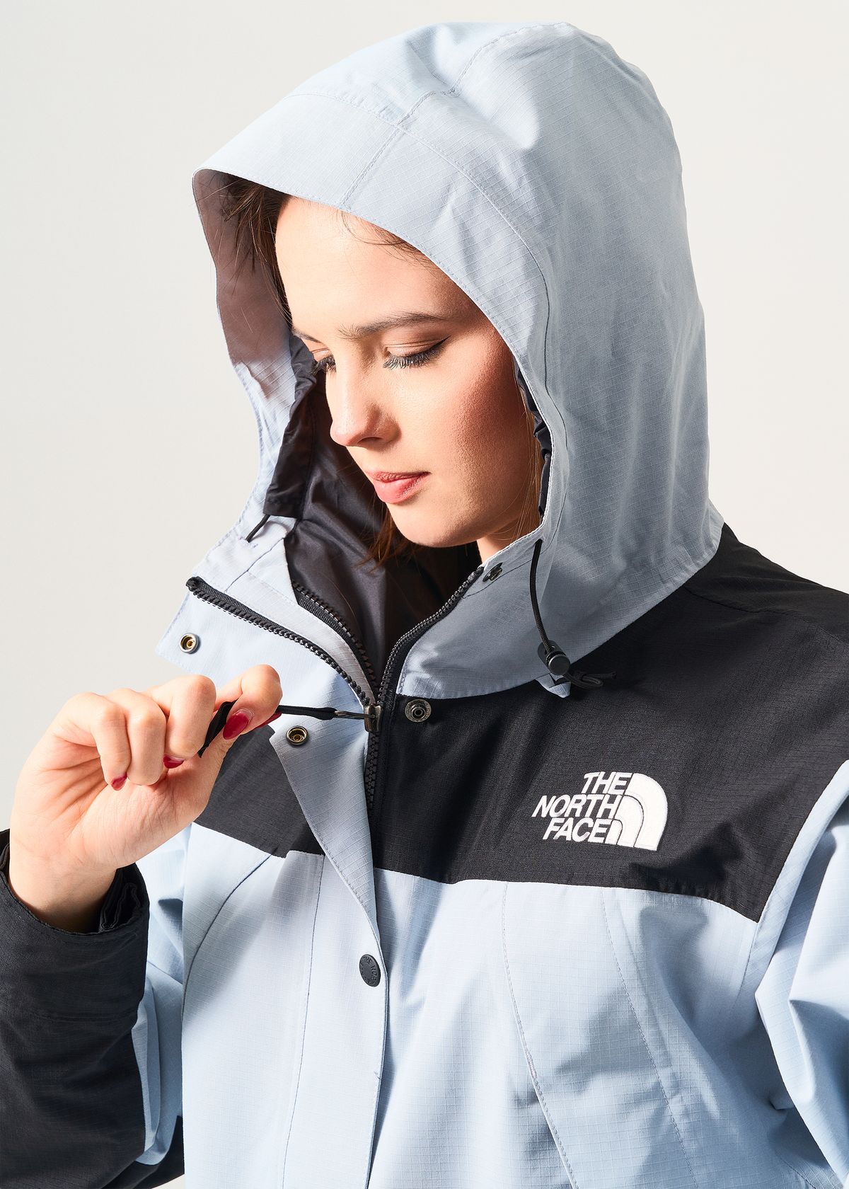 Adjustable hood