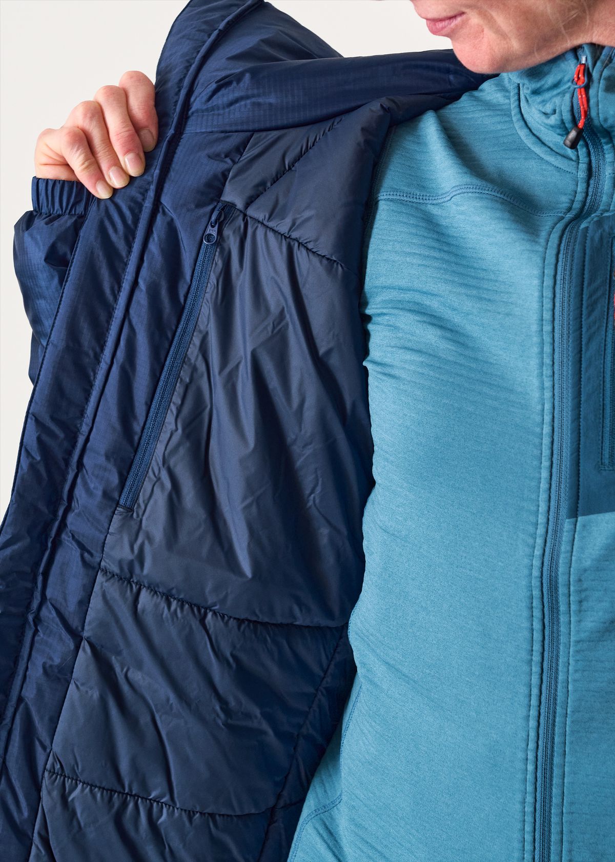 Primaloft Gold Hi-Loft Ultra with Cross Core technology 