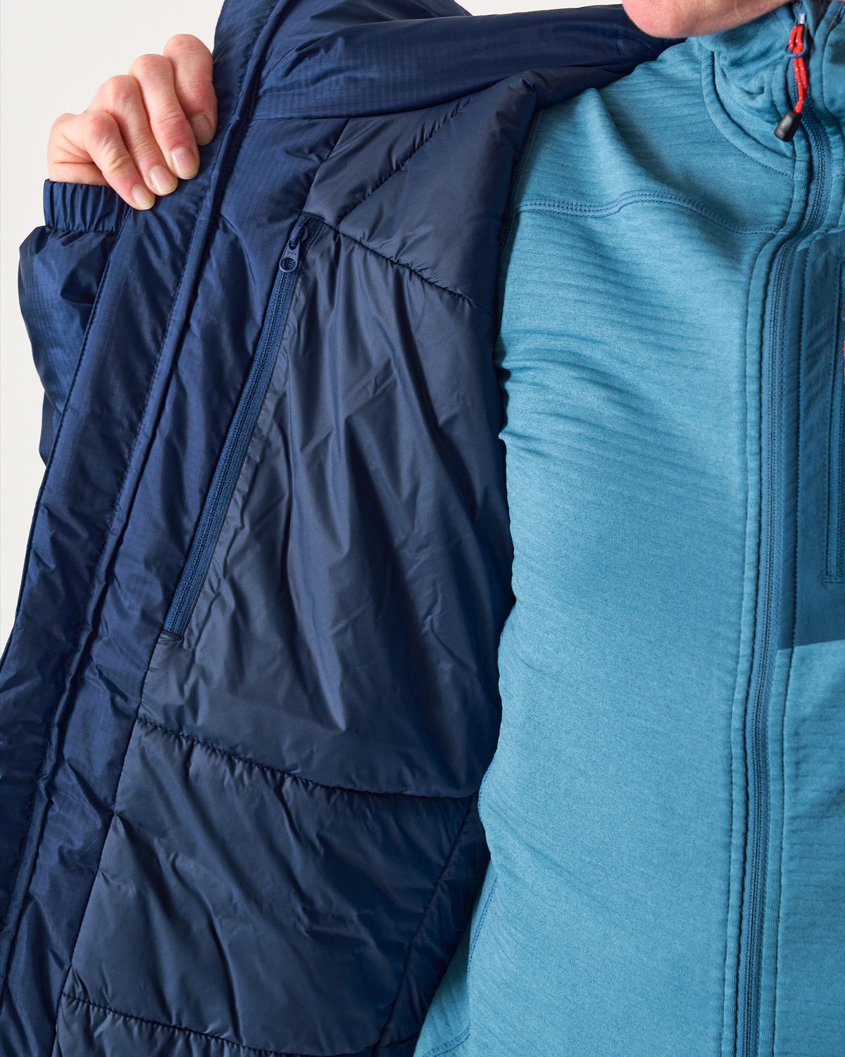 Primaloft Gold Hi-Loft Ultra with Cross Core technology 