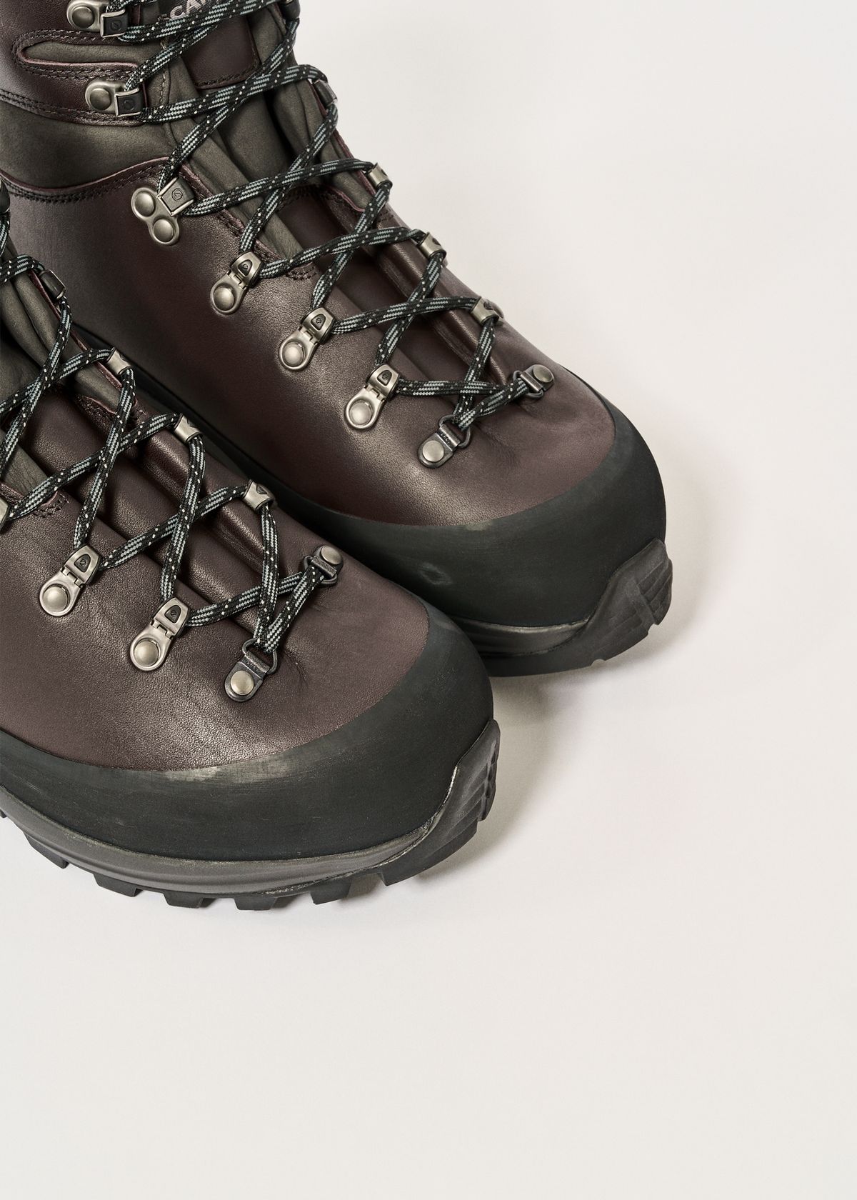 Protective rubber rand