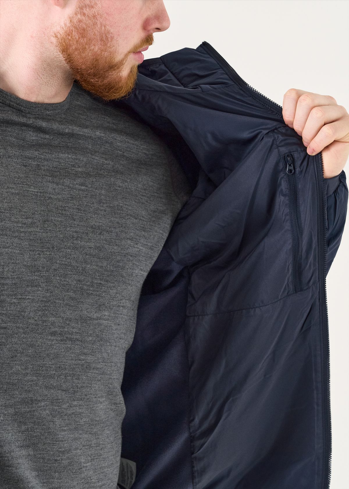  Internal chest pocket 