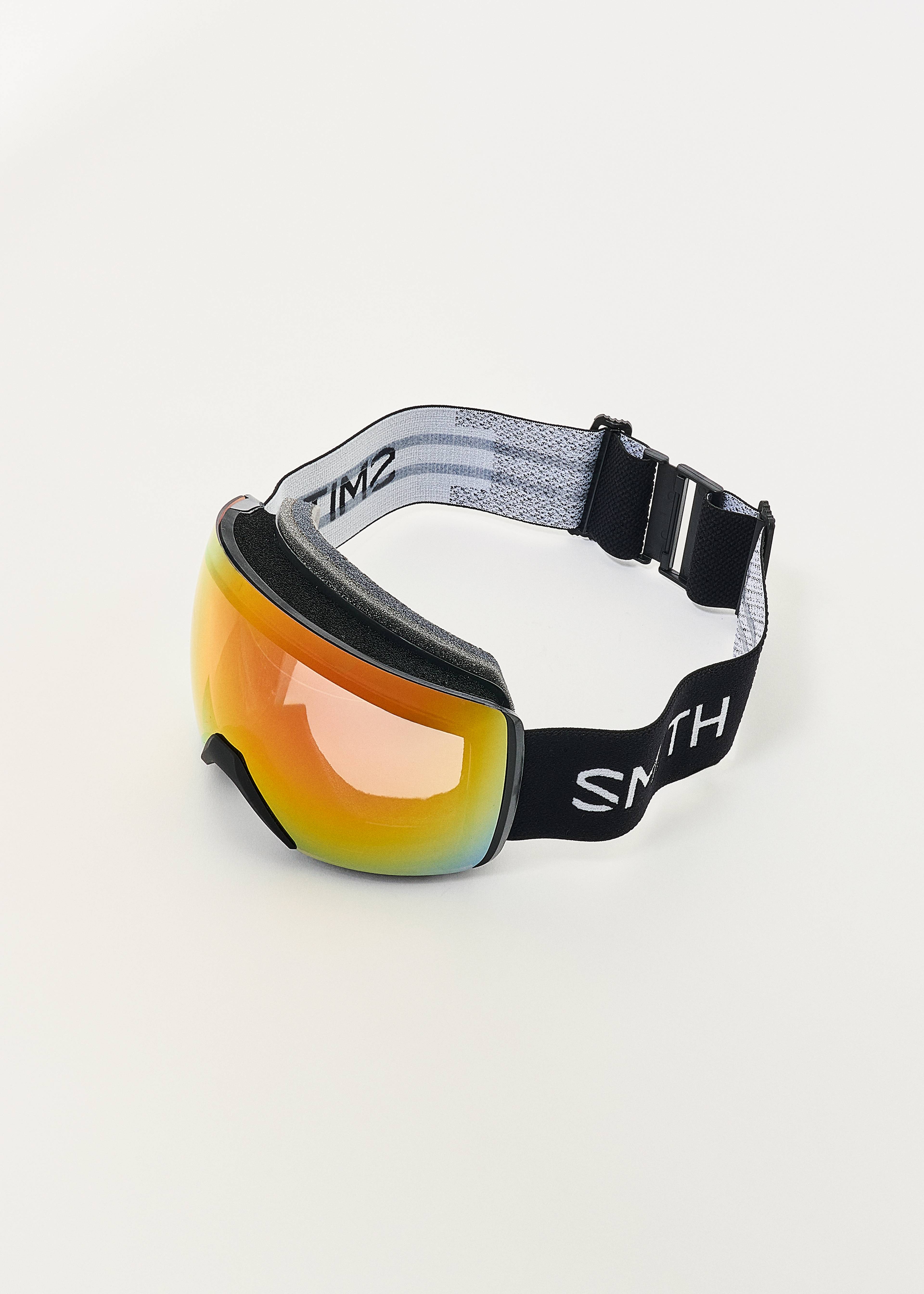 Smith Skyline XL Black / ChromaPop Pro Photochromic Red Mirror Goggles