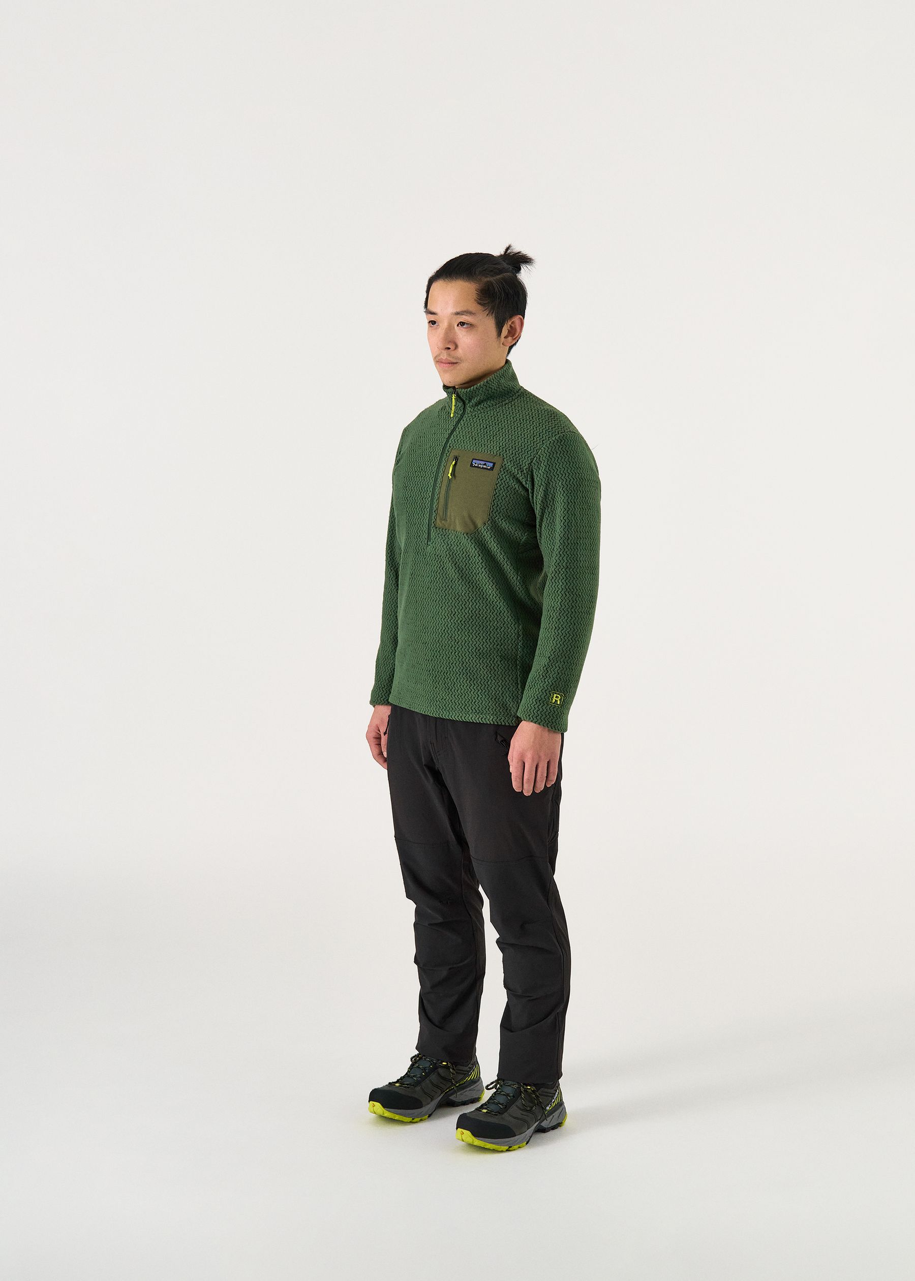 Image - 2 - R1 Air Zip Neck