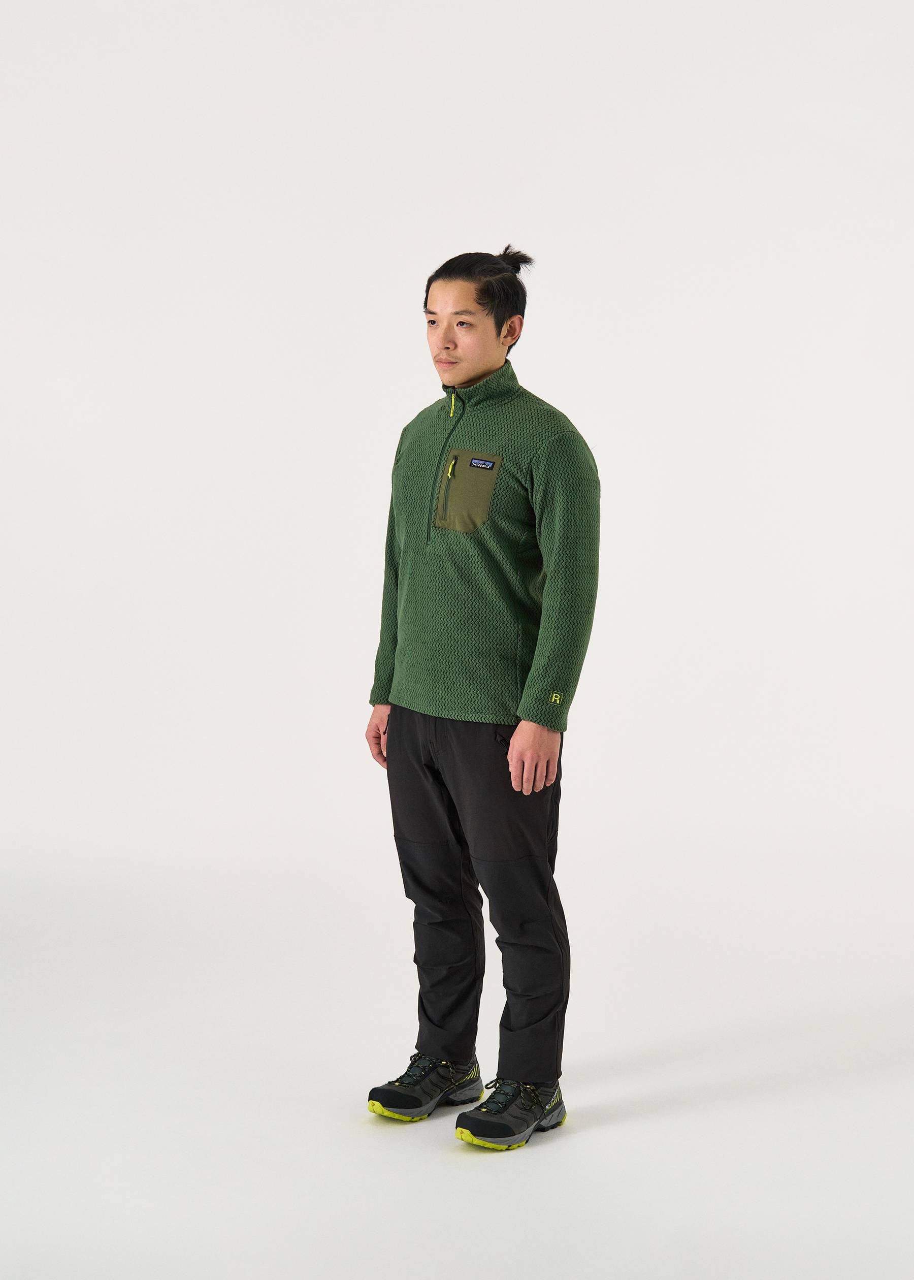 Image - 2 - R1 Air Zip Neck