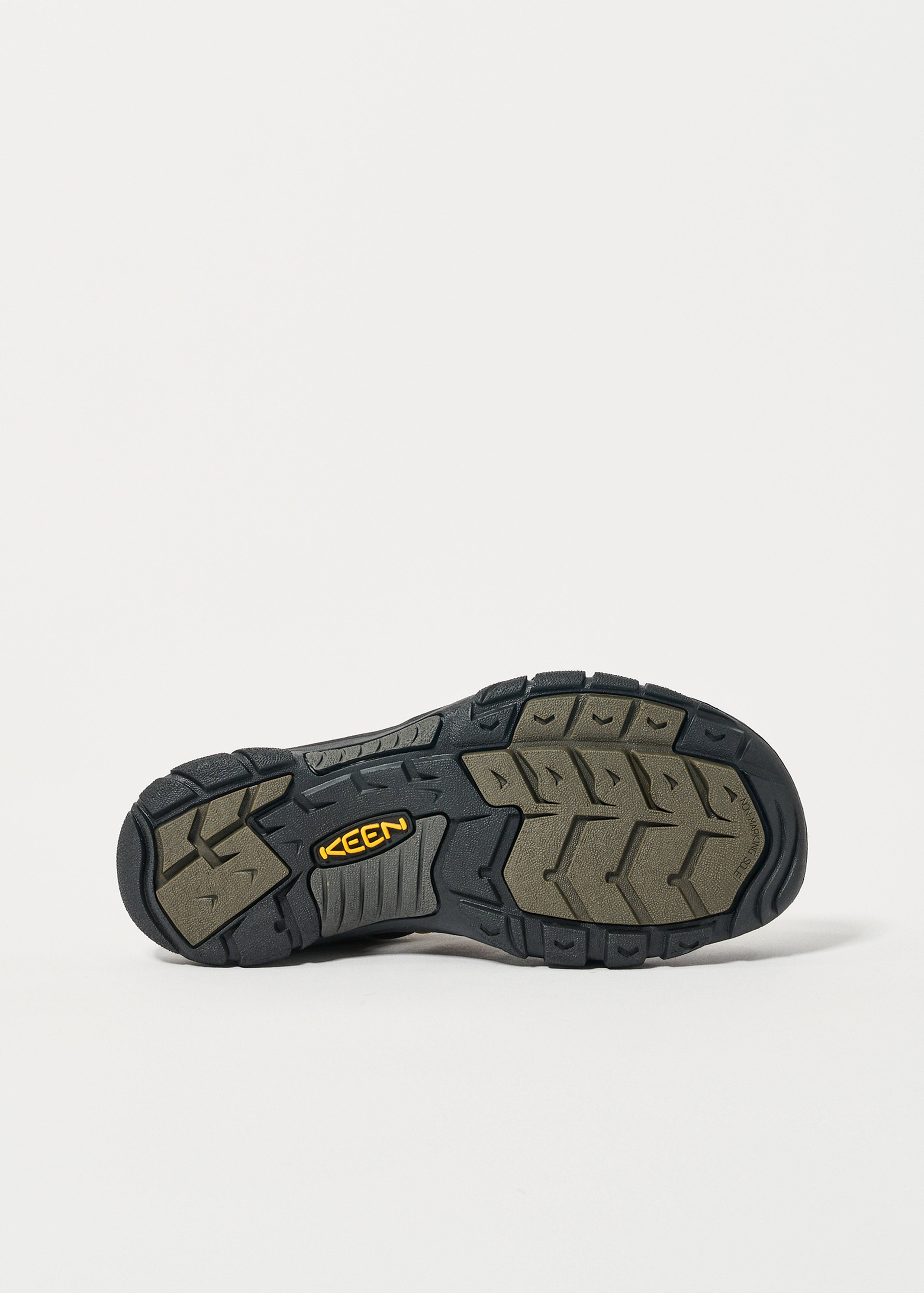 Sandalini KEEN Newport Boundless Per Bambini | Colore Dark Olive/Scarlet Ibis | Tacco Piatto | Larghezza Normale | Taglia 37