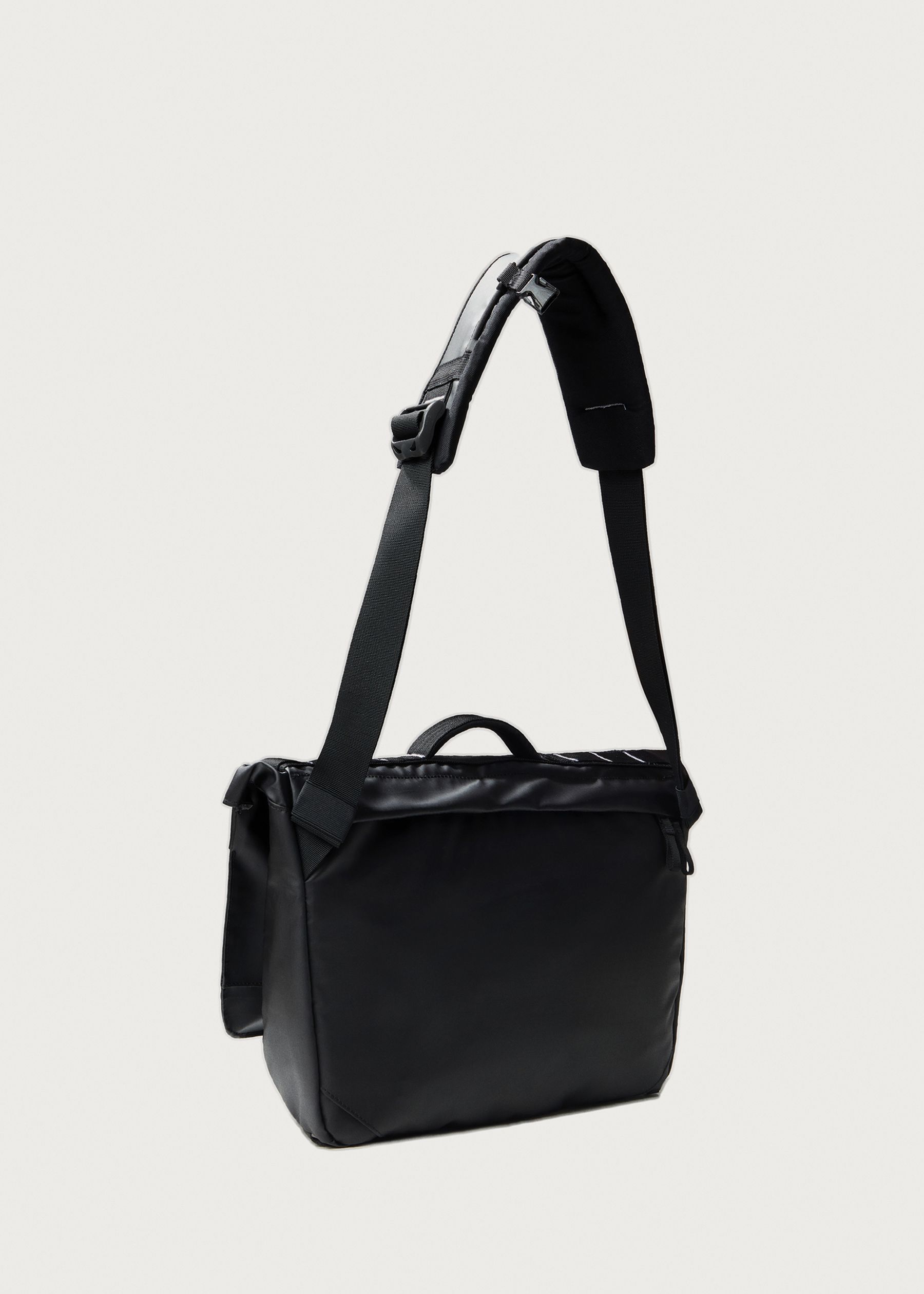 Image - 2 - Base Camp Voyager Messenger Bag