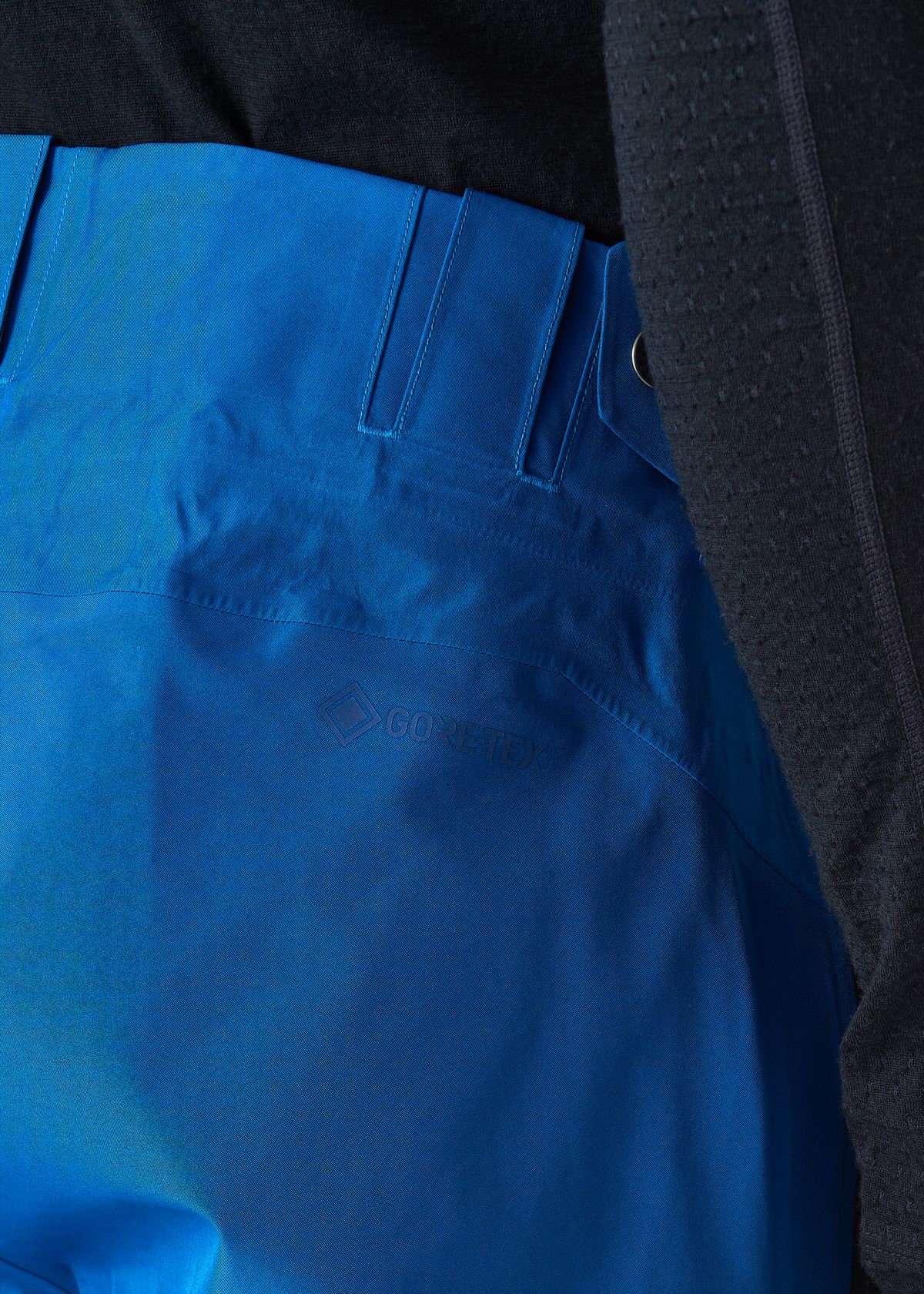  GORE-TEX 3-layer expanded polyethylene (ePE) waterproof protection 
