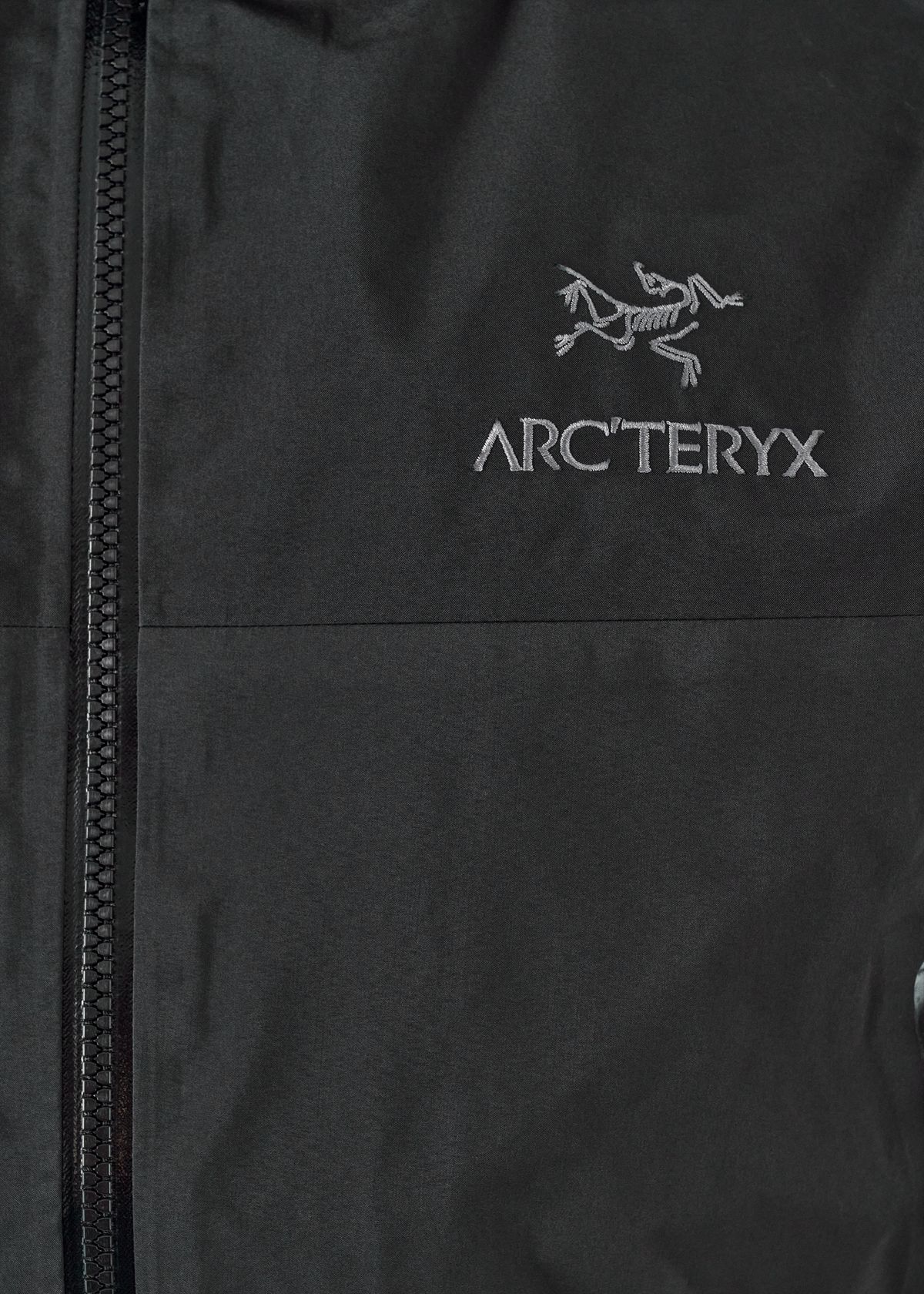  Internal zipped pocket