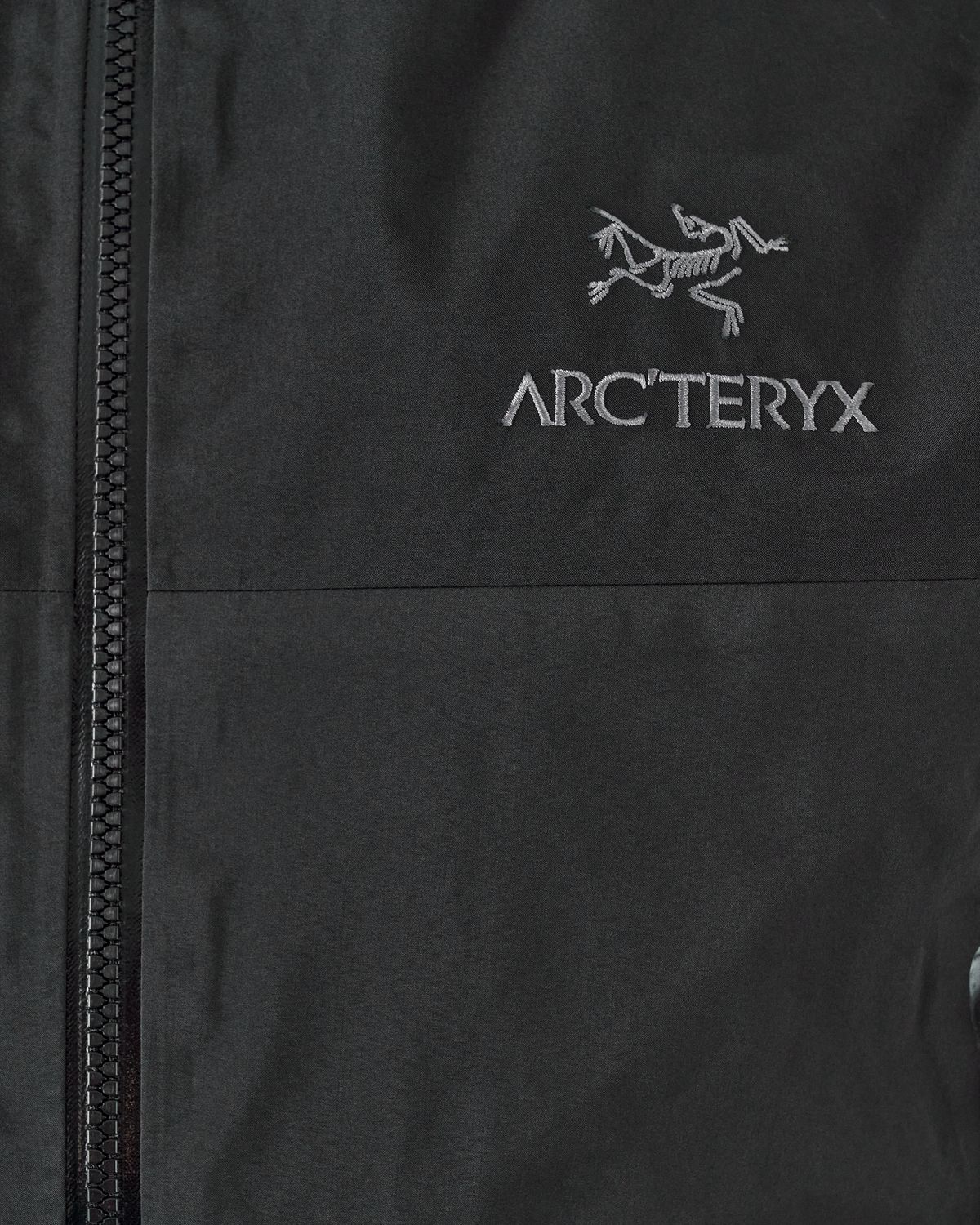  Internal zipped pocket