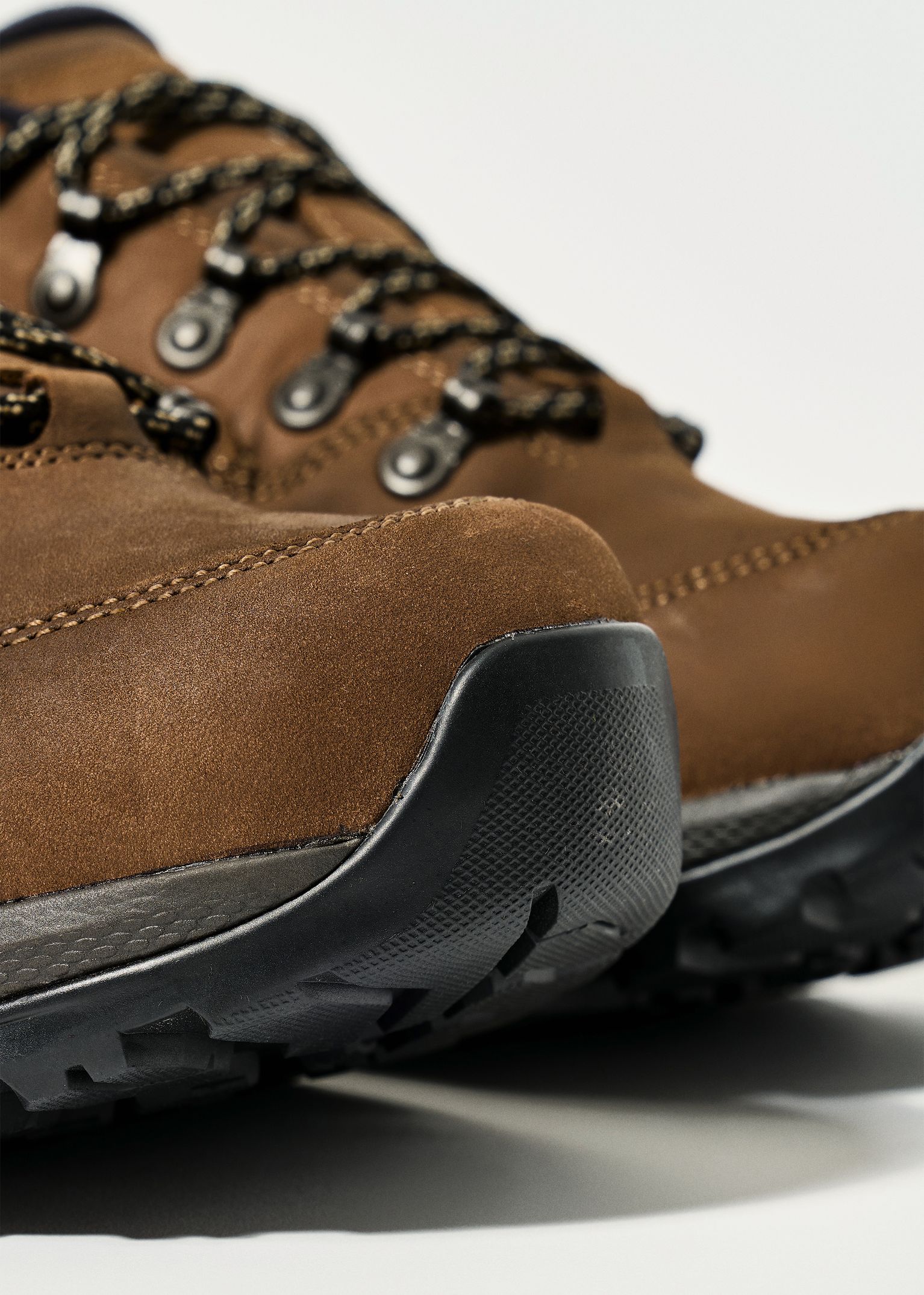Toe cap