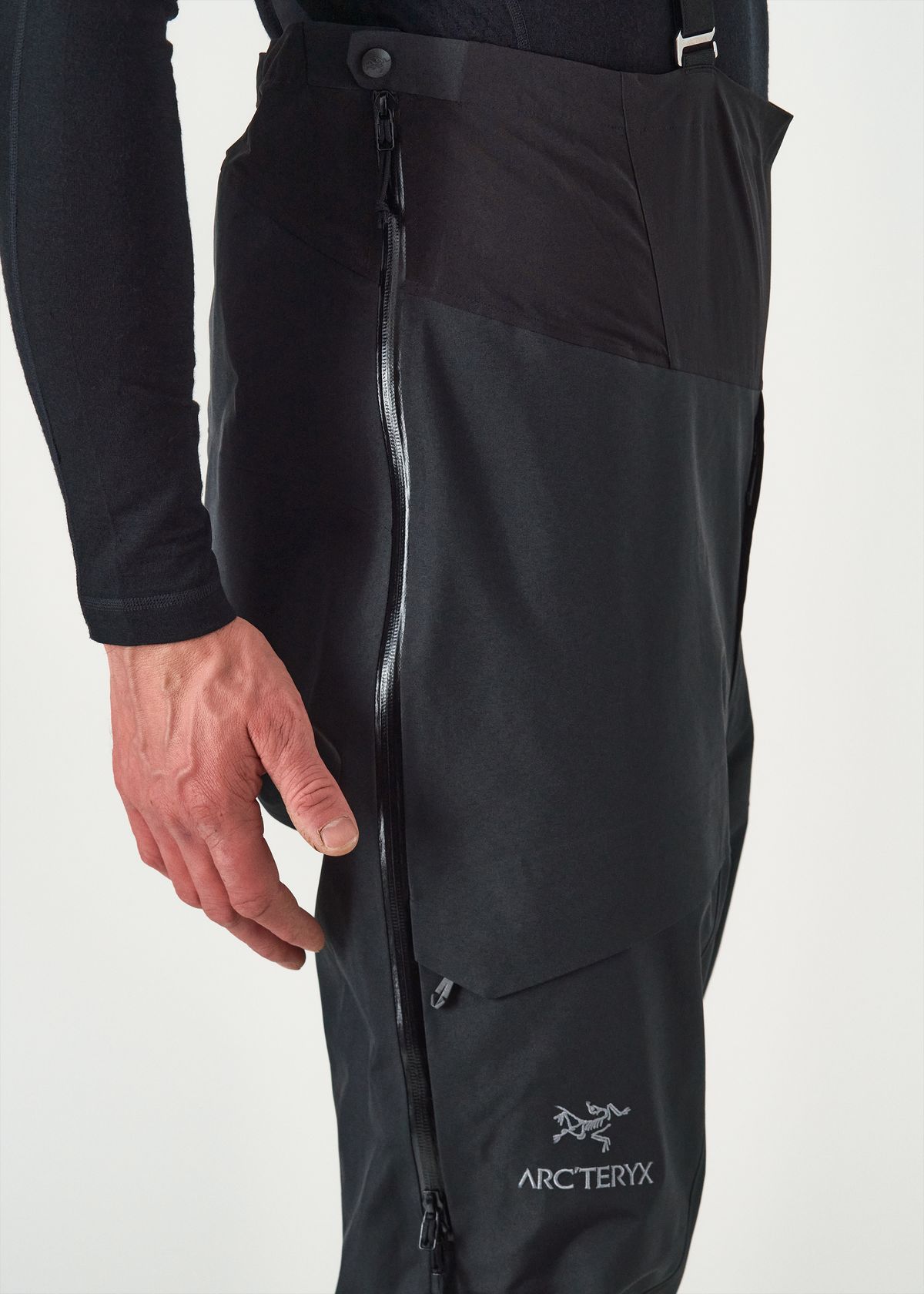 Half-length side zips  