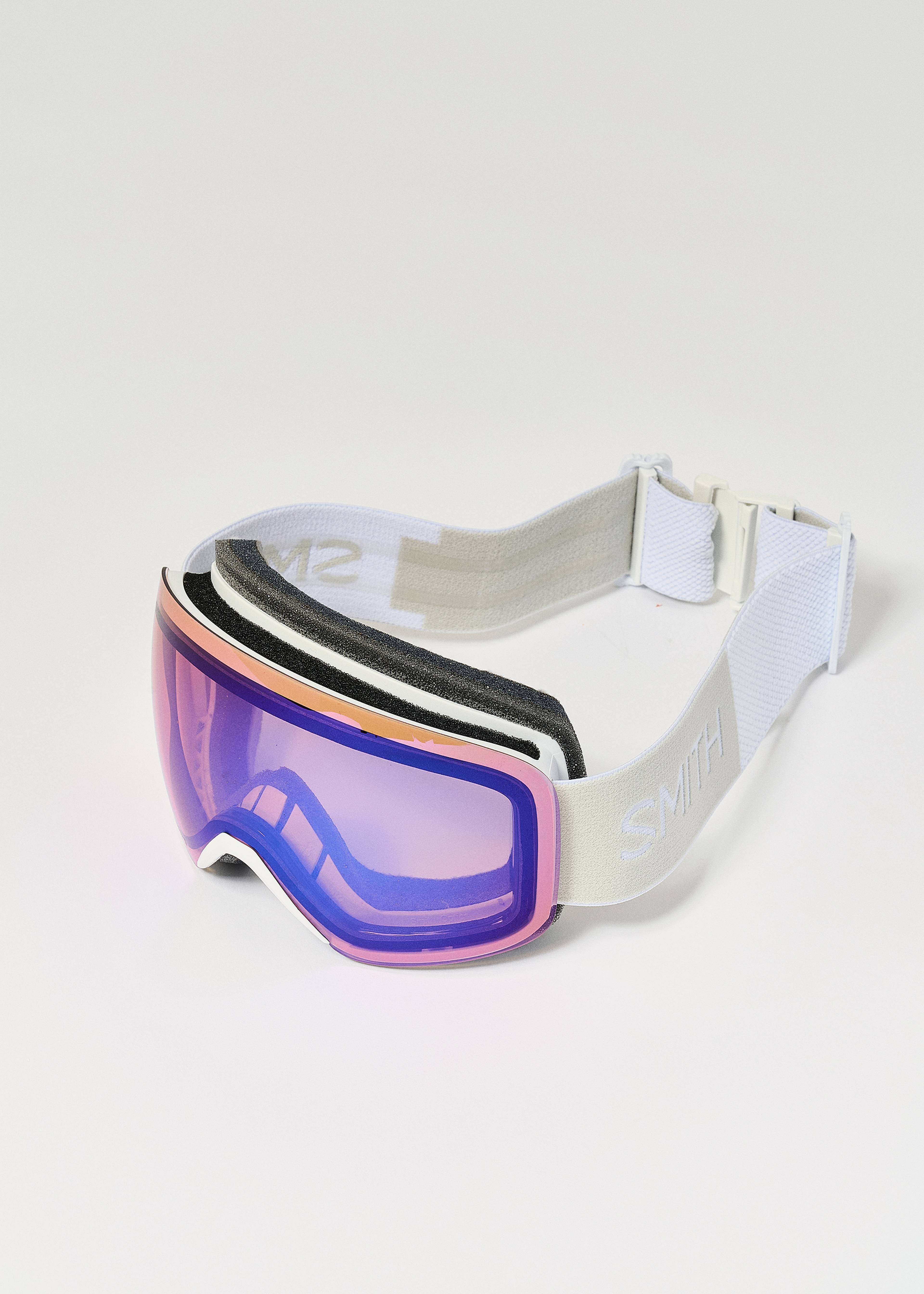 Smith Skyline White Vapor / ChromaPop Pro Photochromic Blue Mirror