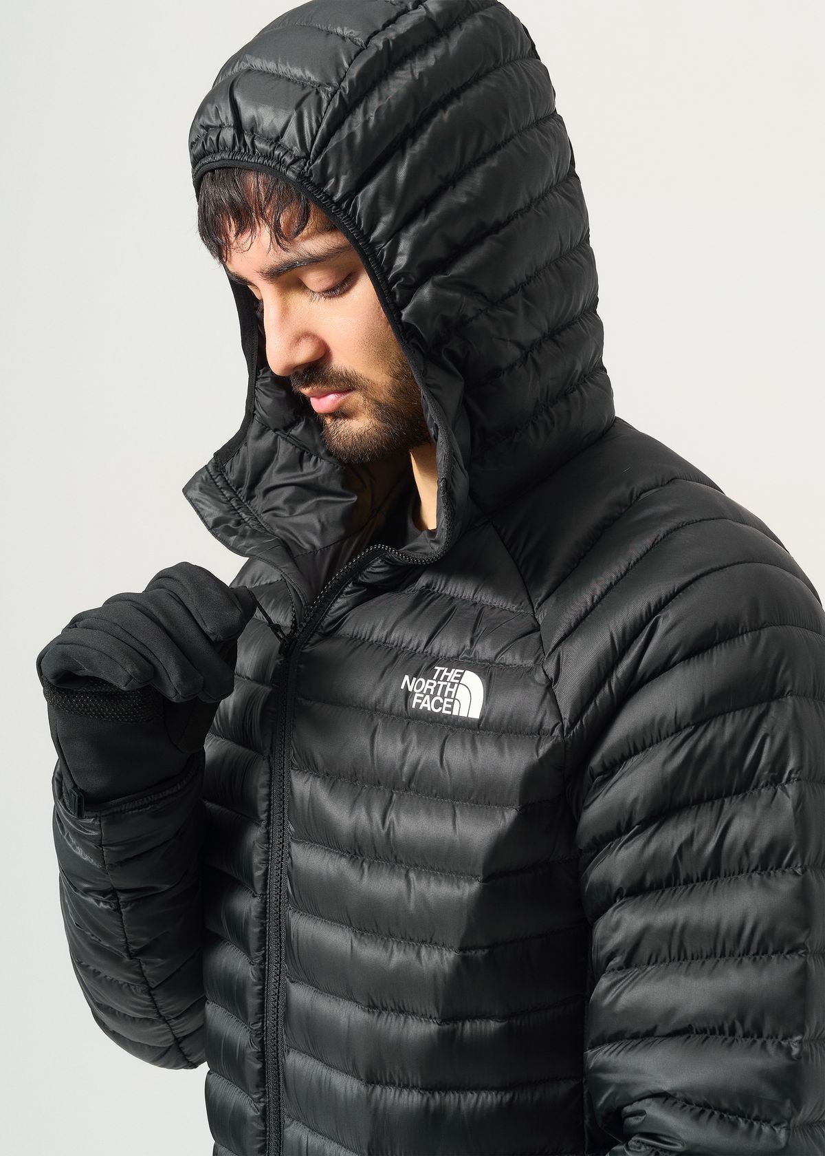  Elasticated insulated hood 