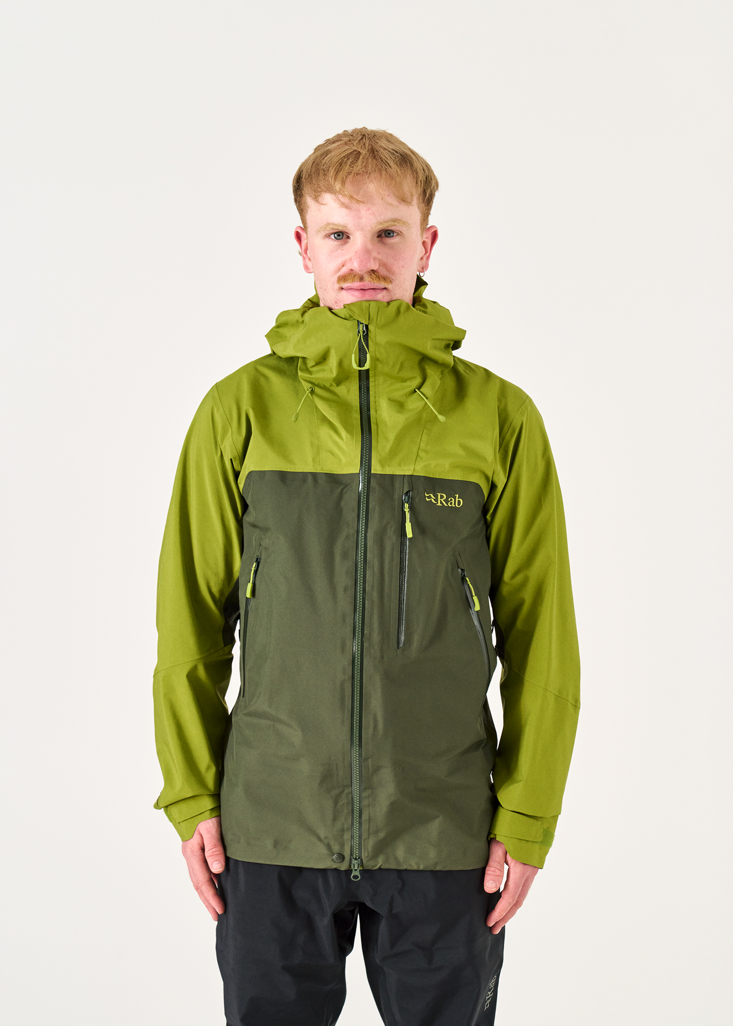 213548937_model_ellisbrigham_0