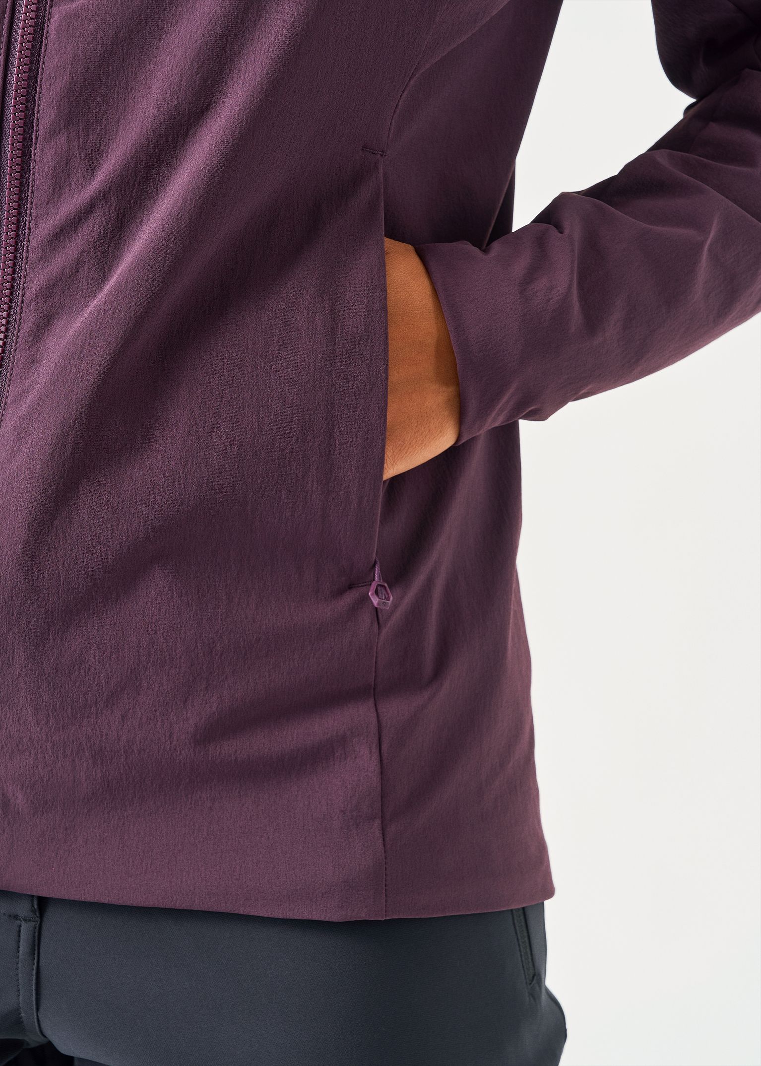 Zipped hand pockets