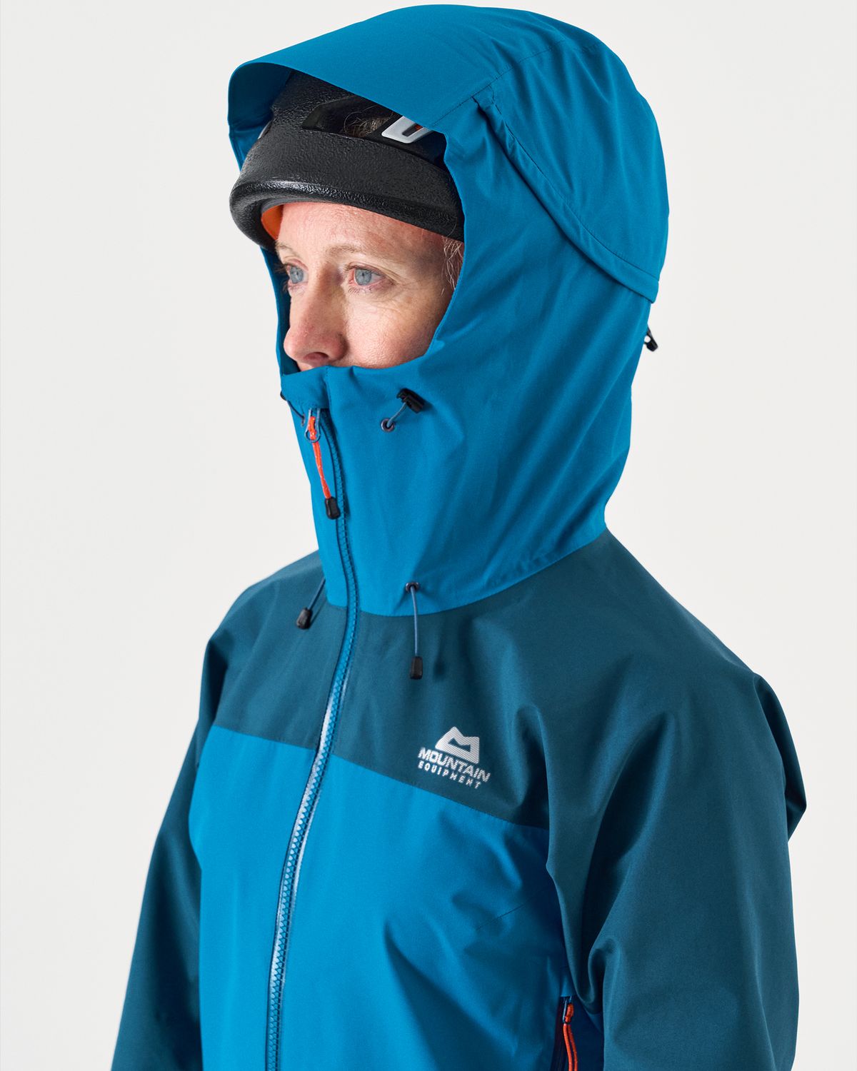  Adjustable Mountain HC (helmet compatible) hood 