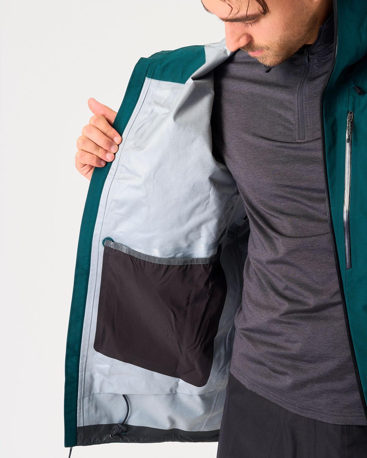  Internal drop pocket 