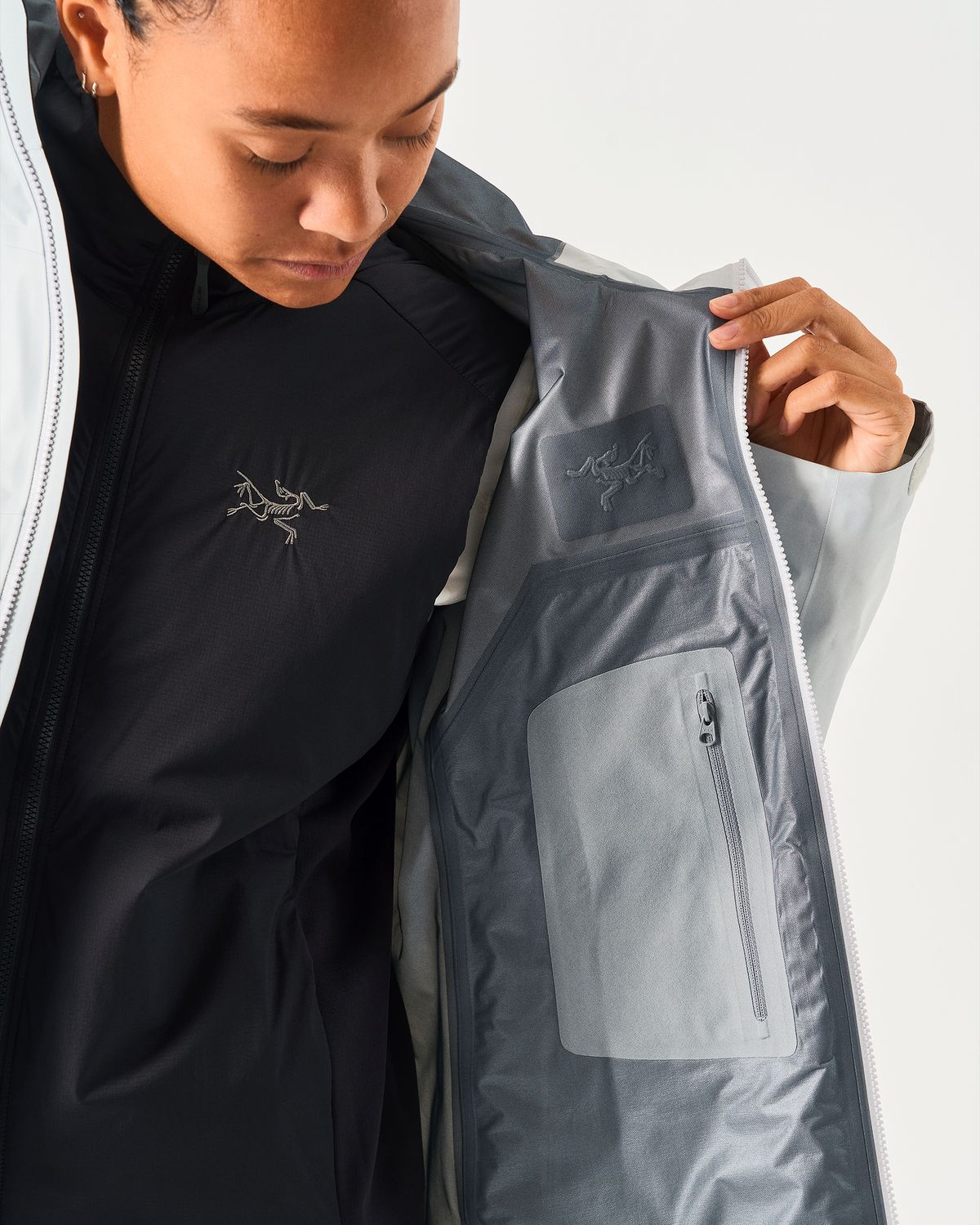 Internal zipped pocket