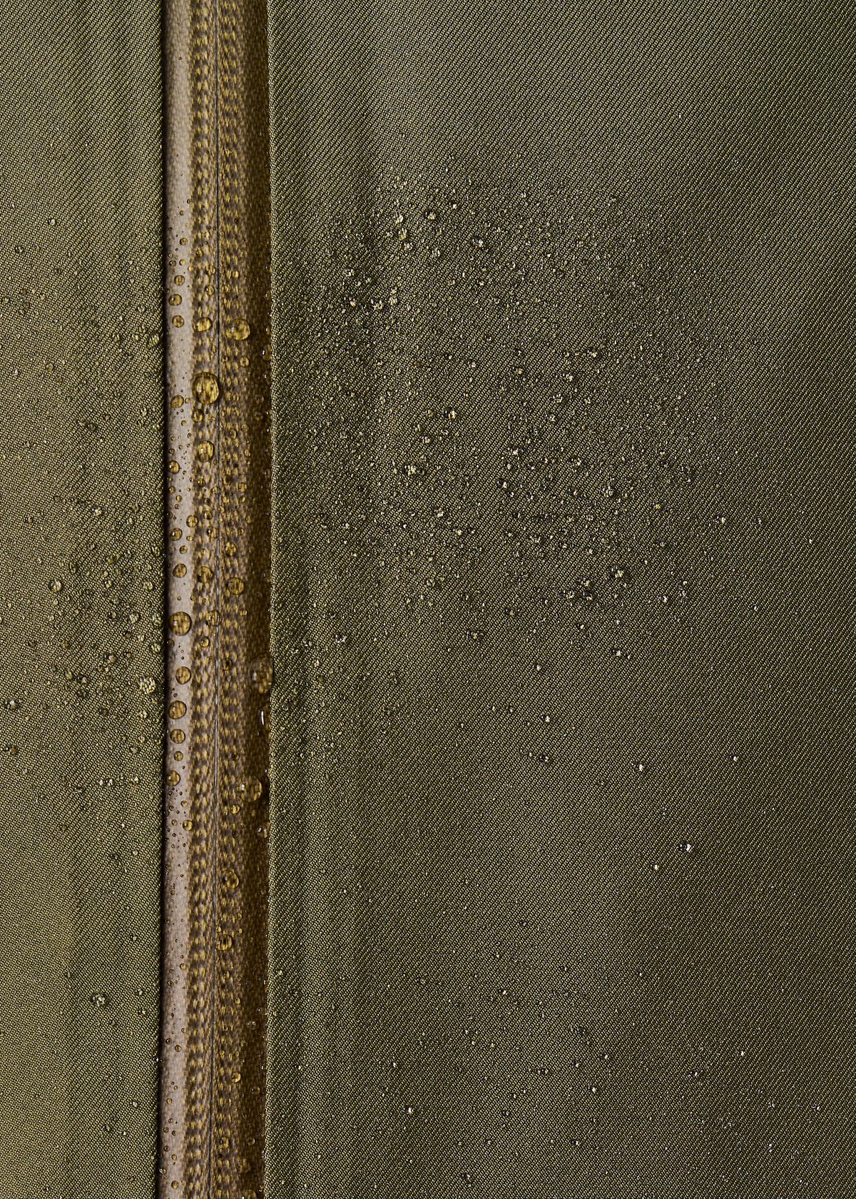 Water-repellent front zip