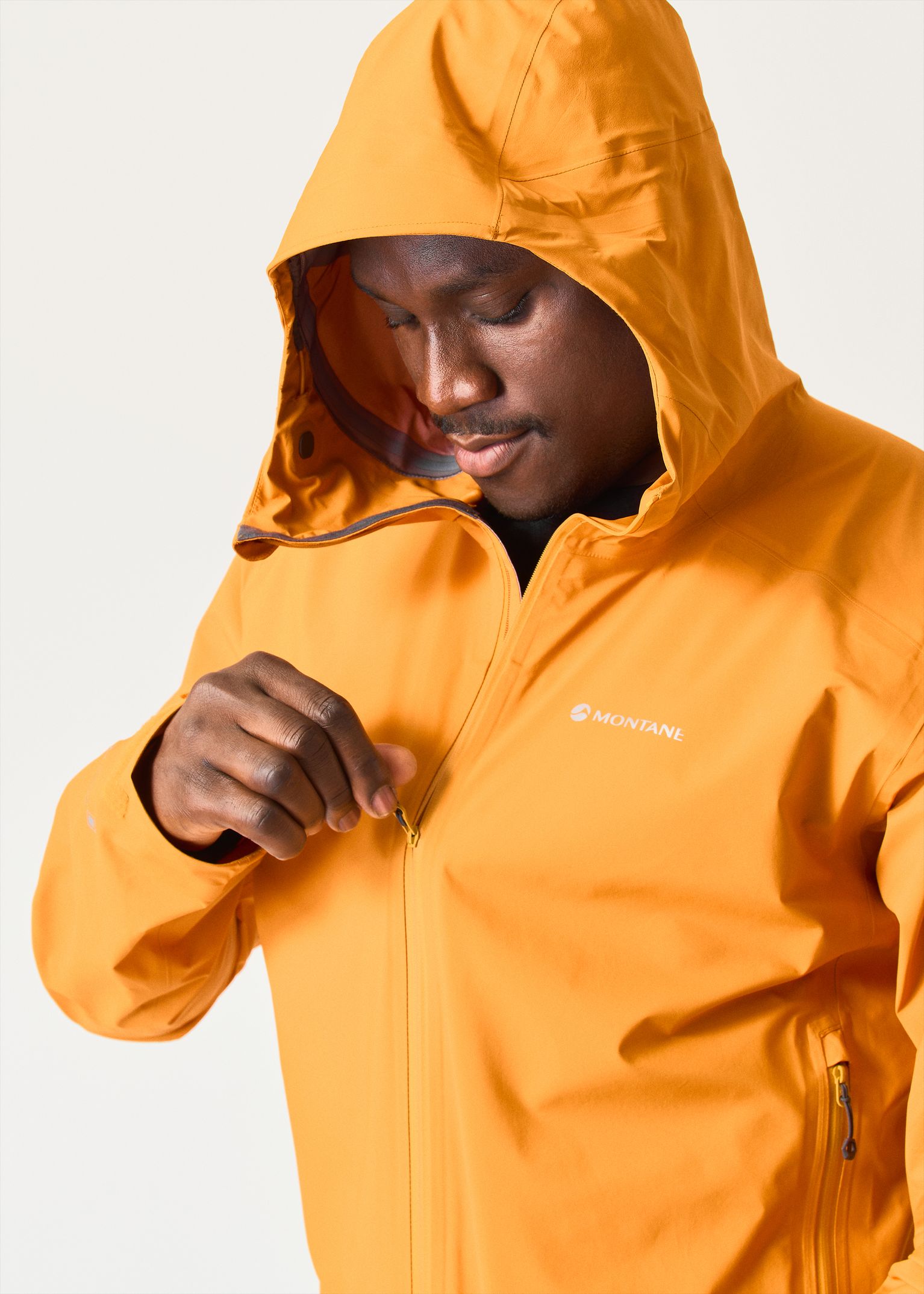  Adjustable hood 