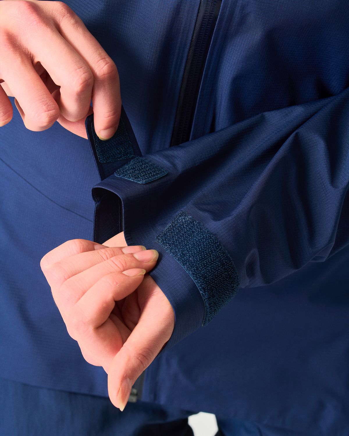 Velcro adjustable cuffs