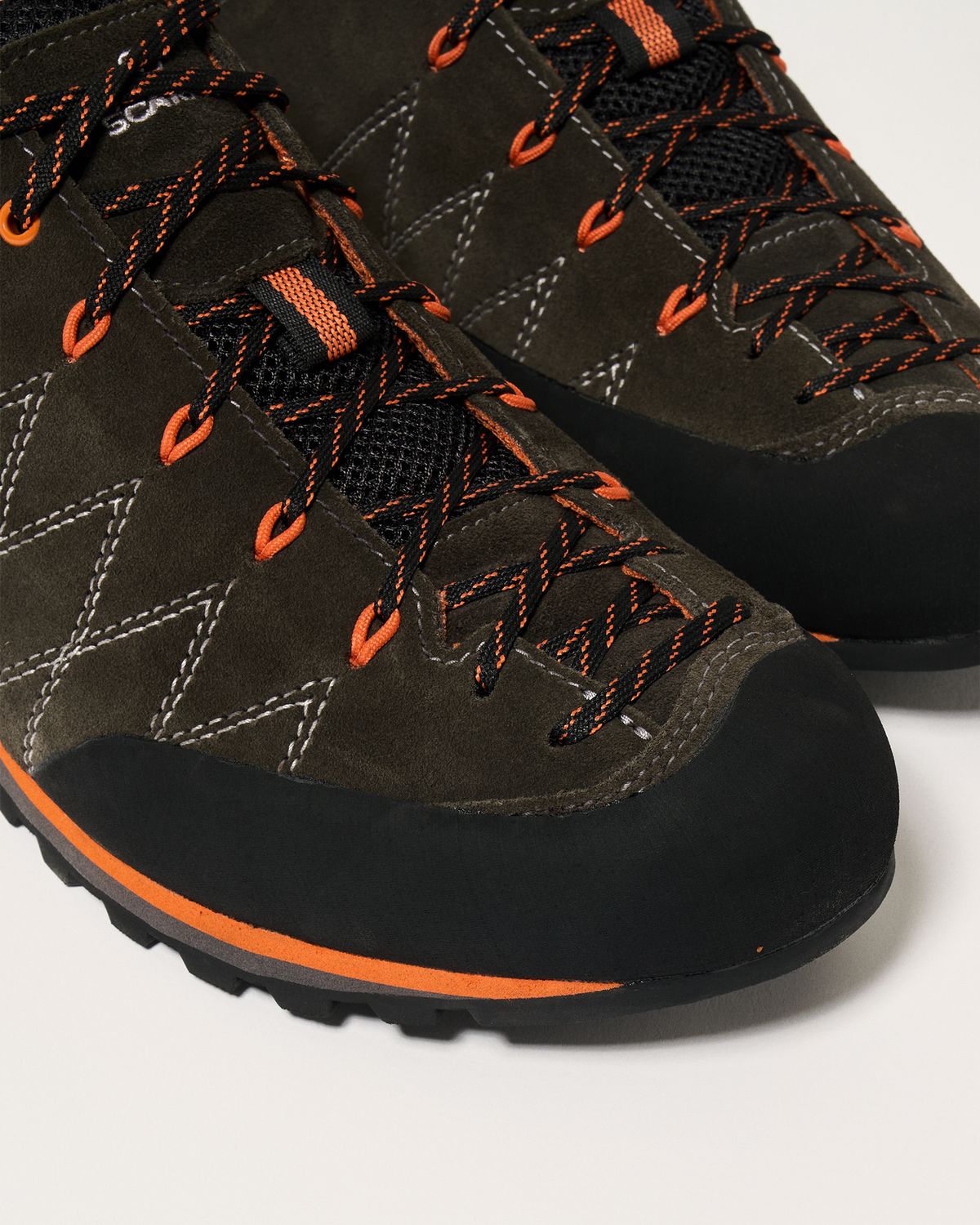 Climbing zone at toe