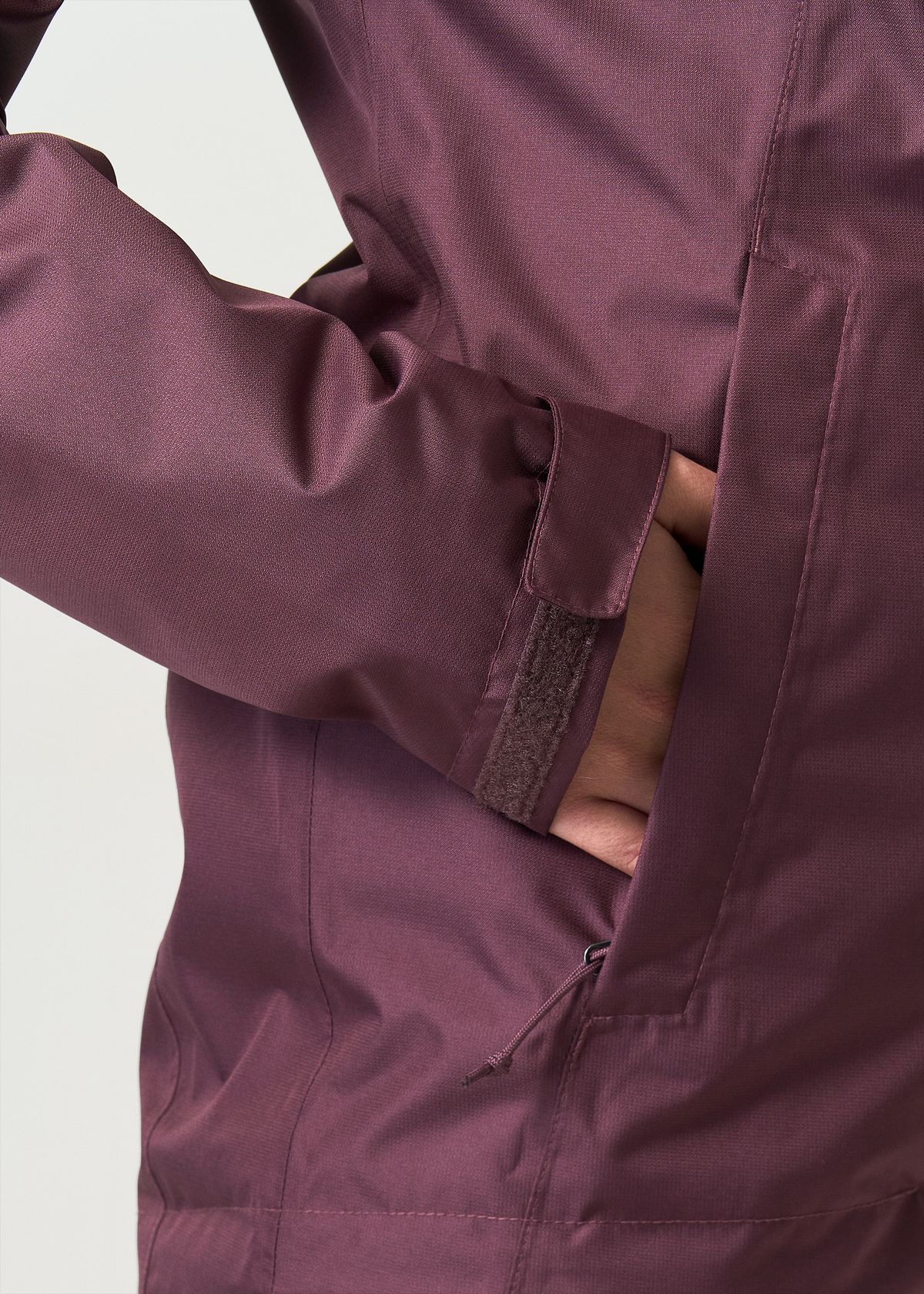 Zipped hand pockets on both jackets