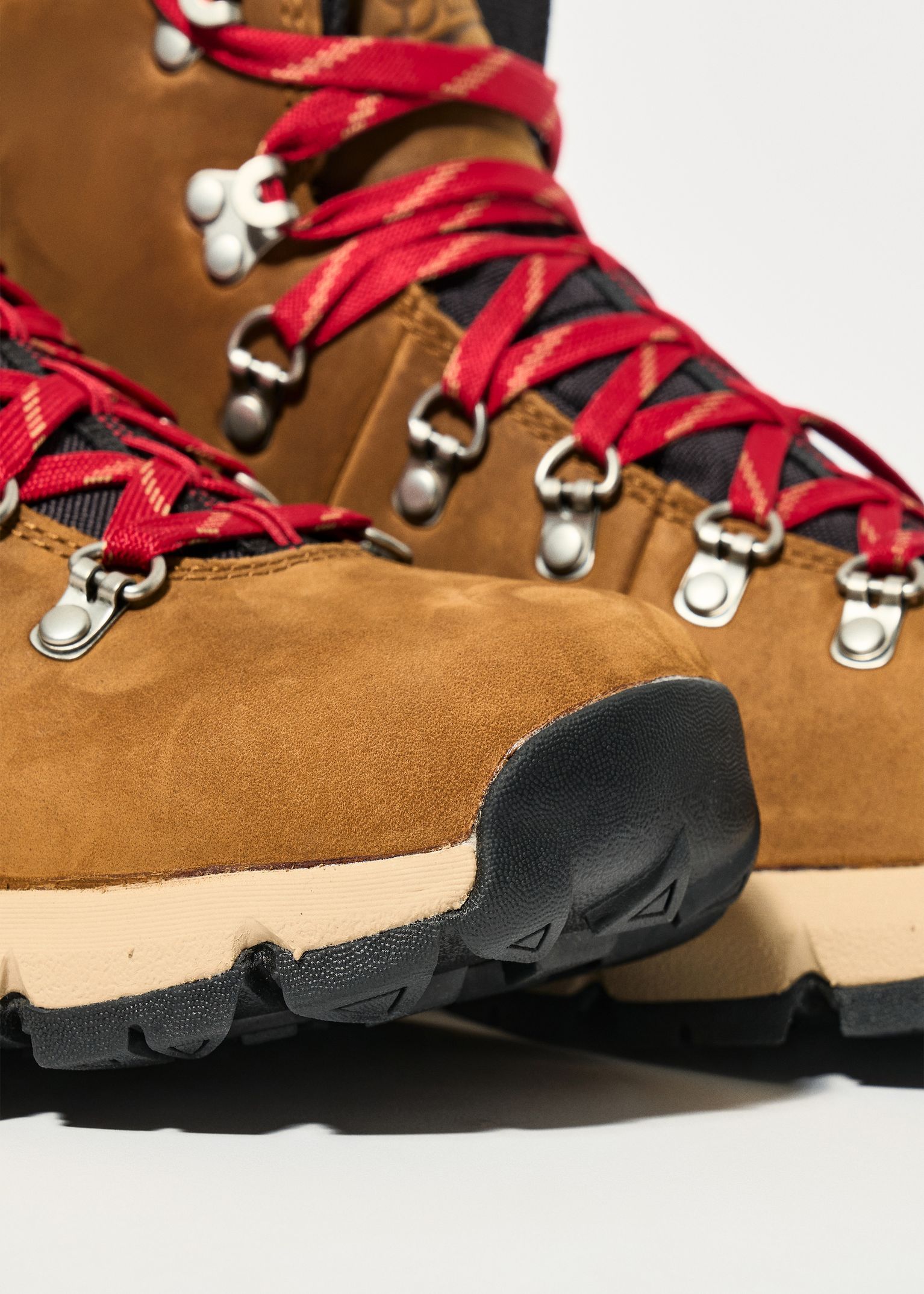 Toe cap