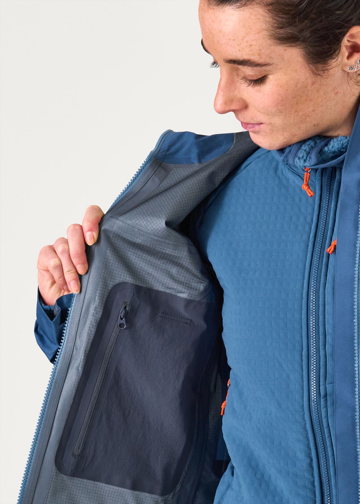 Internal zipped pocket