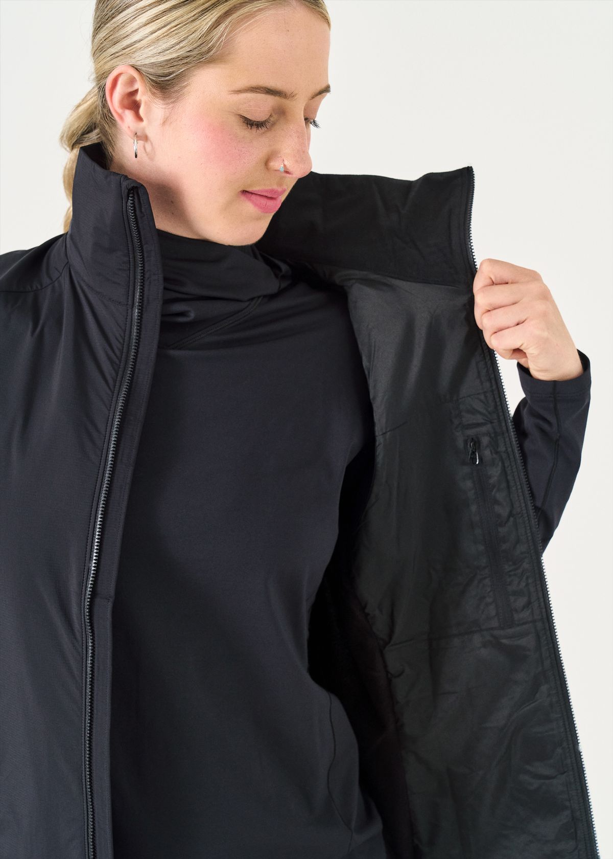 Internal chest pocket 