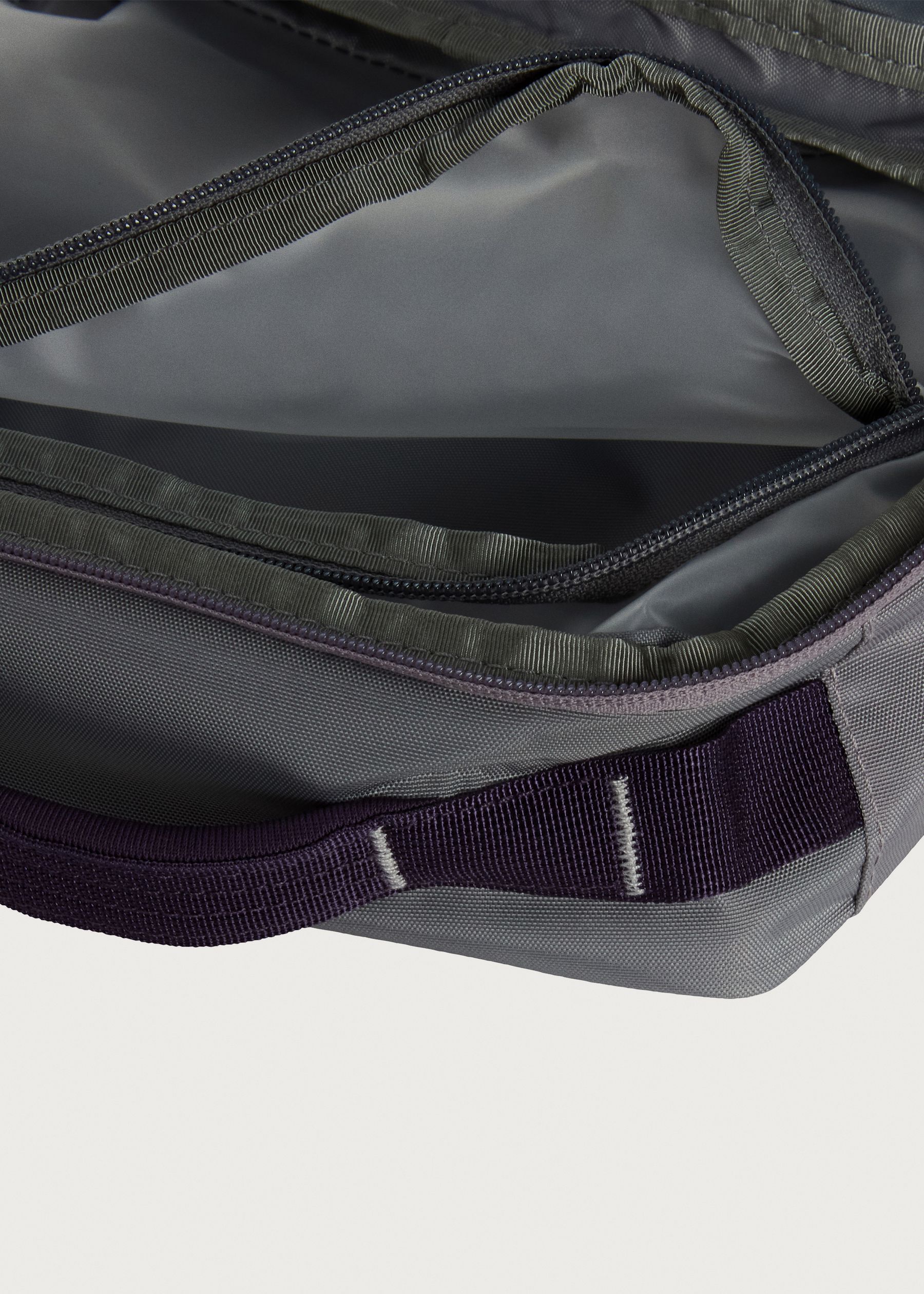 Image - 3 - Base Camp Voyager Toiletry Kit
