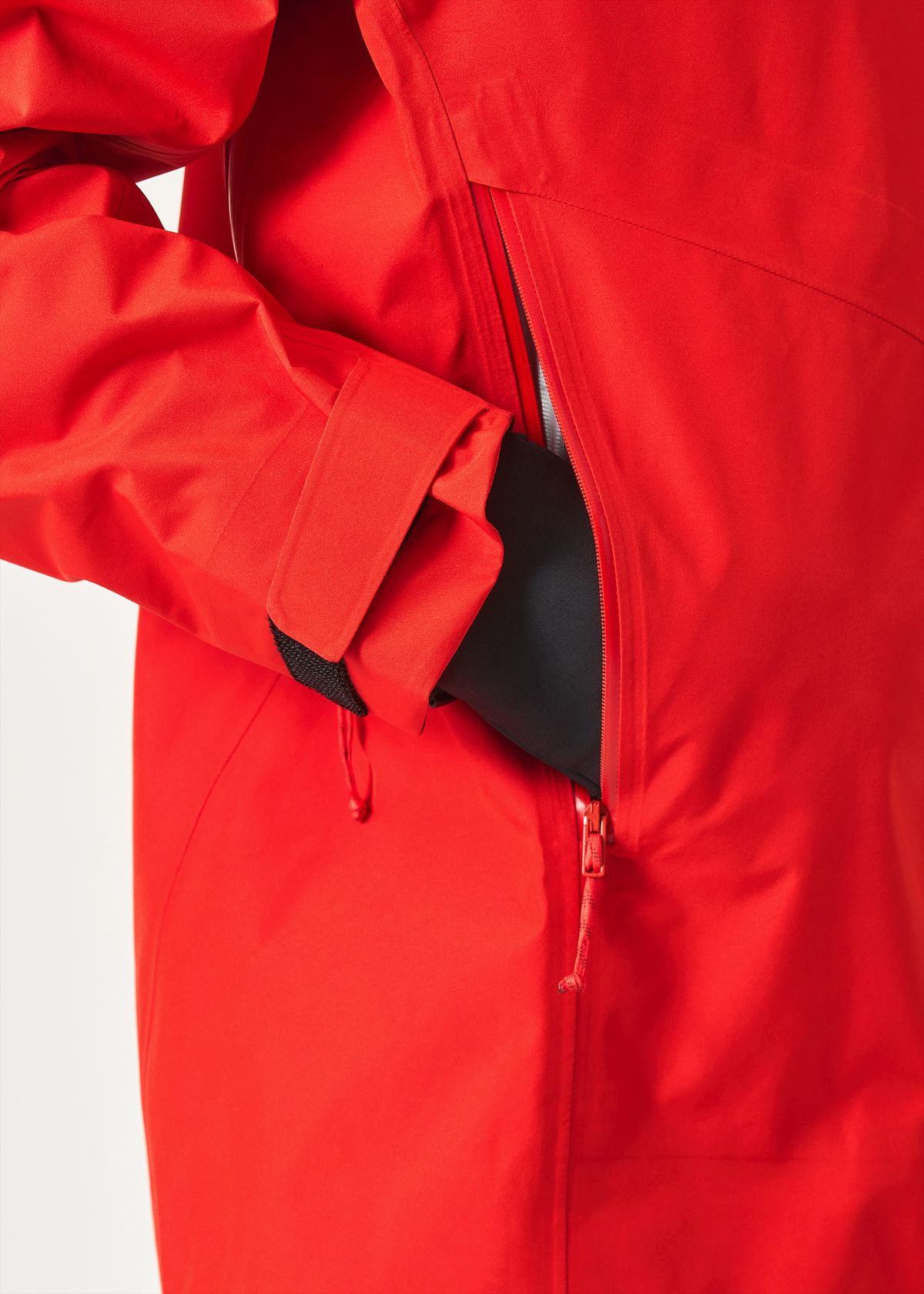 Harness compatible hand pockets