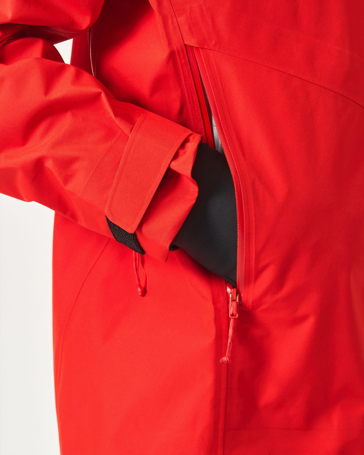 Harness compatible hand pockets