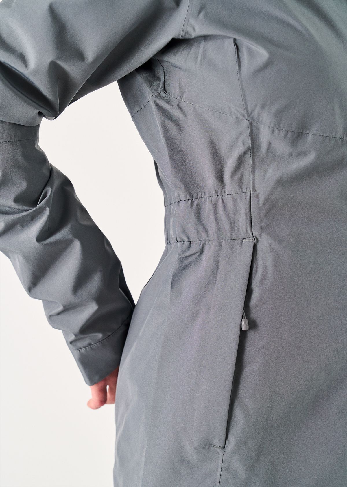 Semi-elasticated waist 