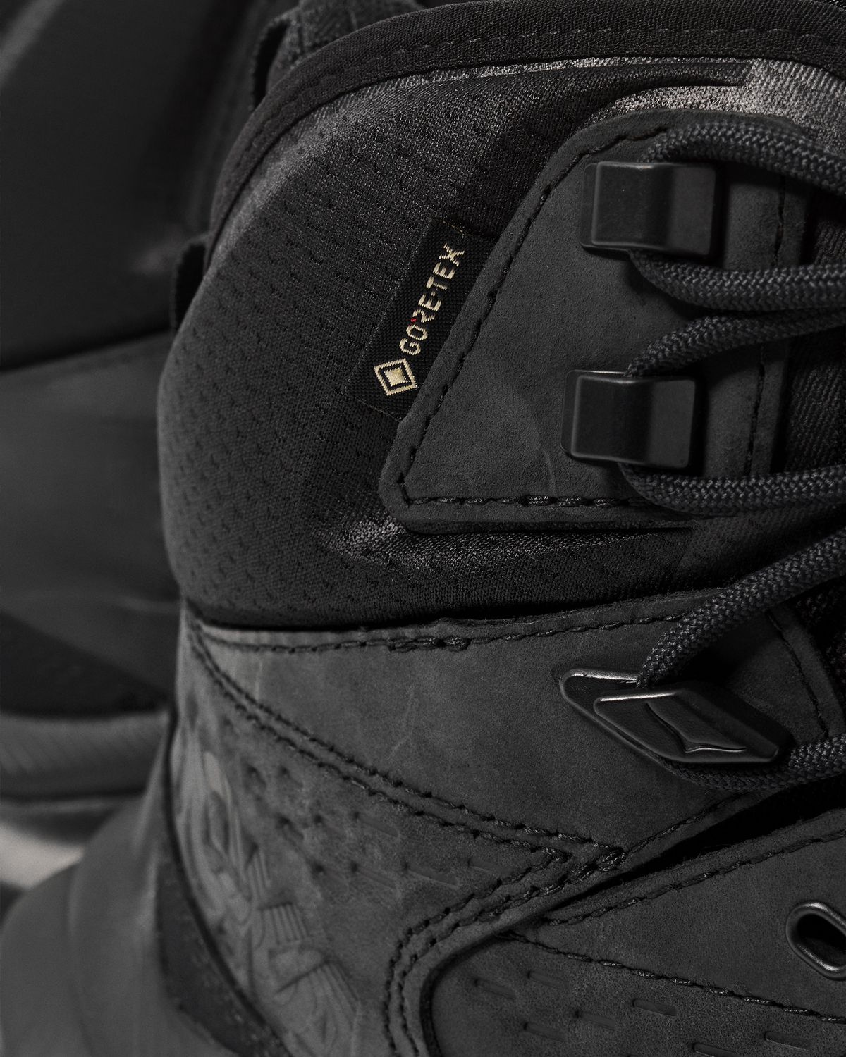 GORE-TEX waterproof protection