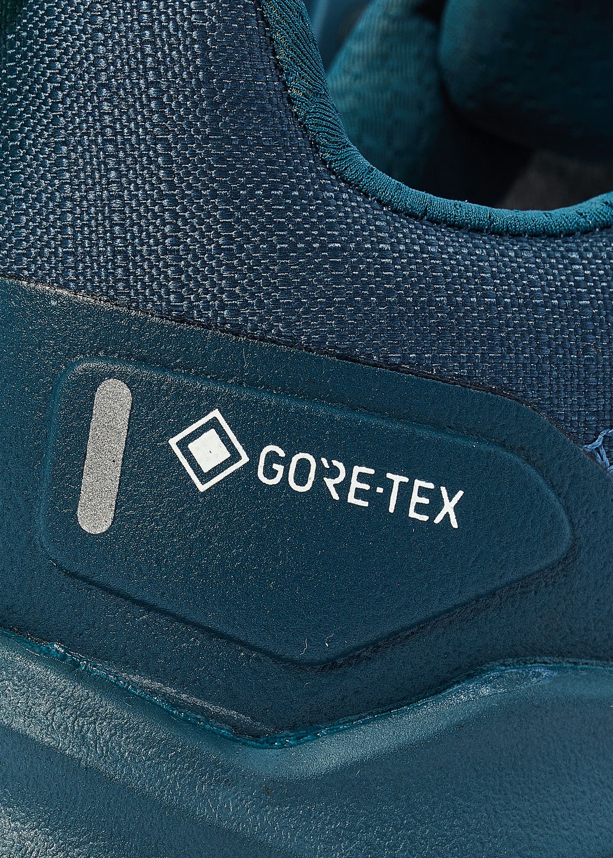 GORE-TEX waterproof protection