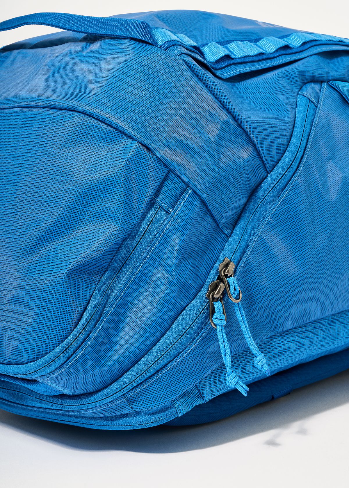 Zipped main compartment