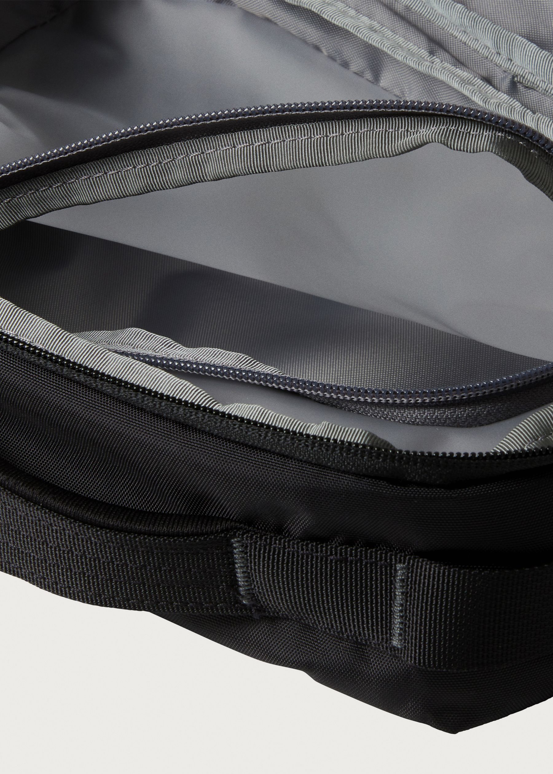 Image - 3 - Base Camp Voyager Toiletry Kit