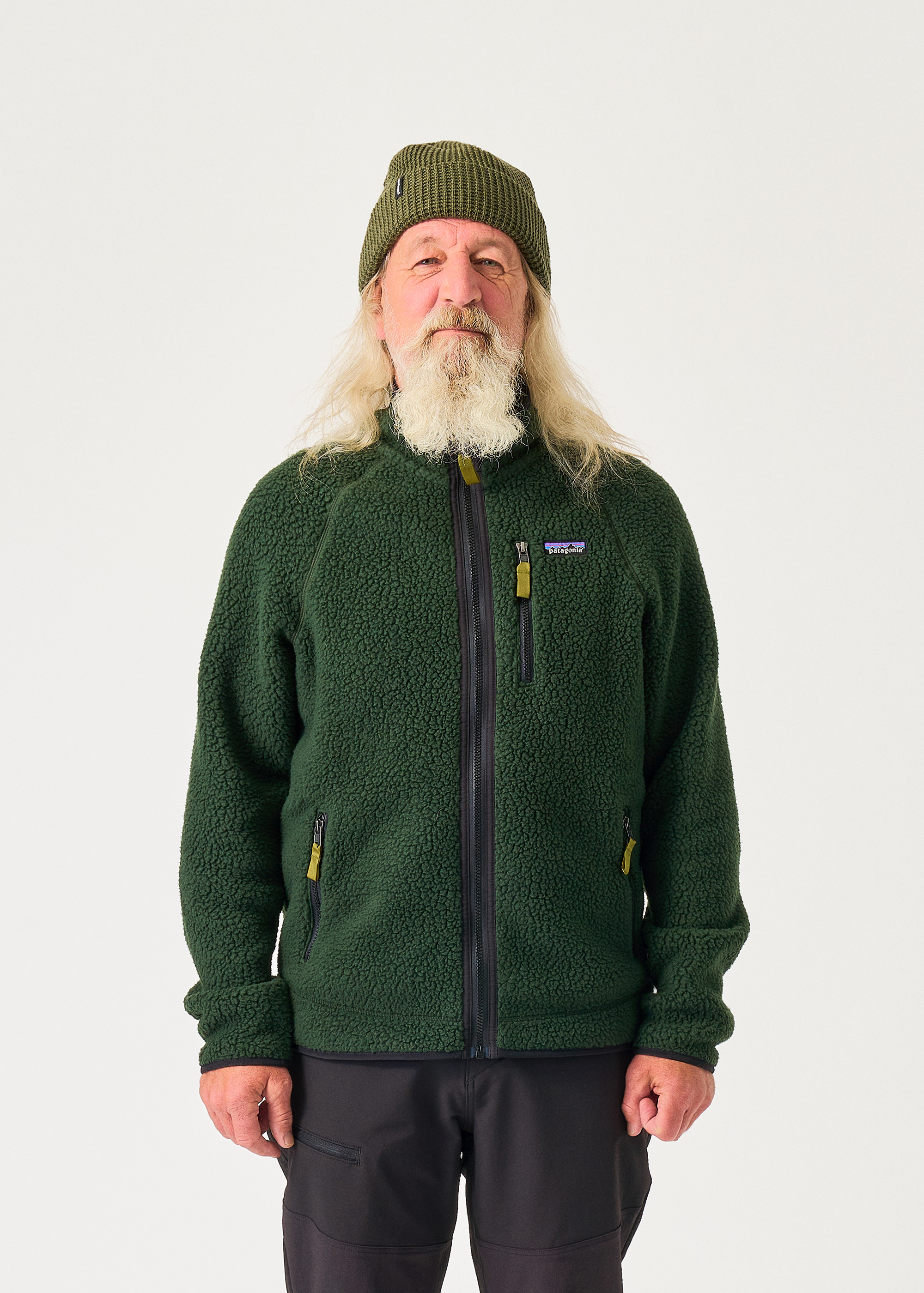 217006931_model_ellisbrigham_0