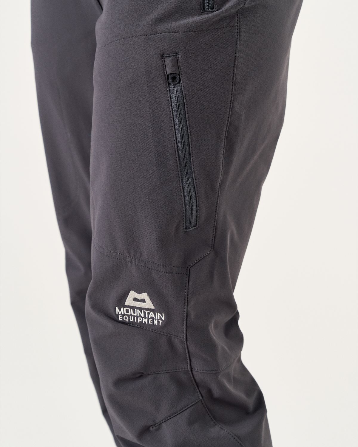 Zipped thigh pockets